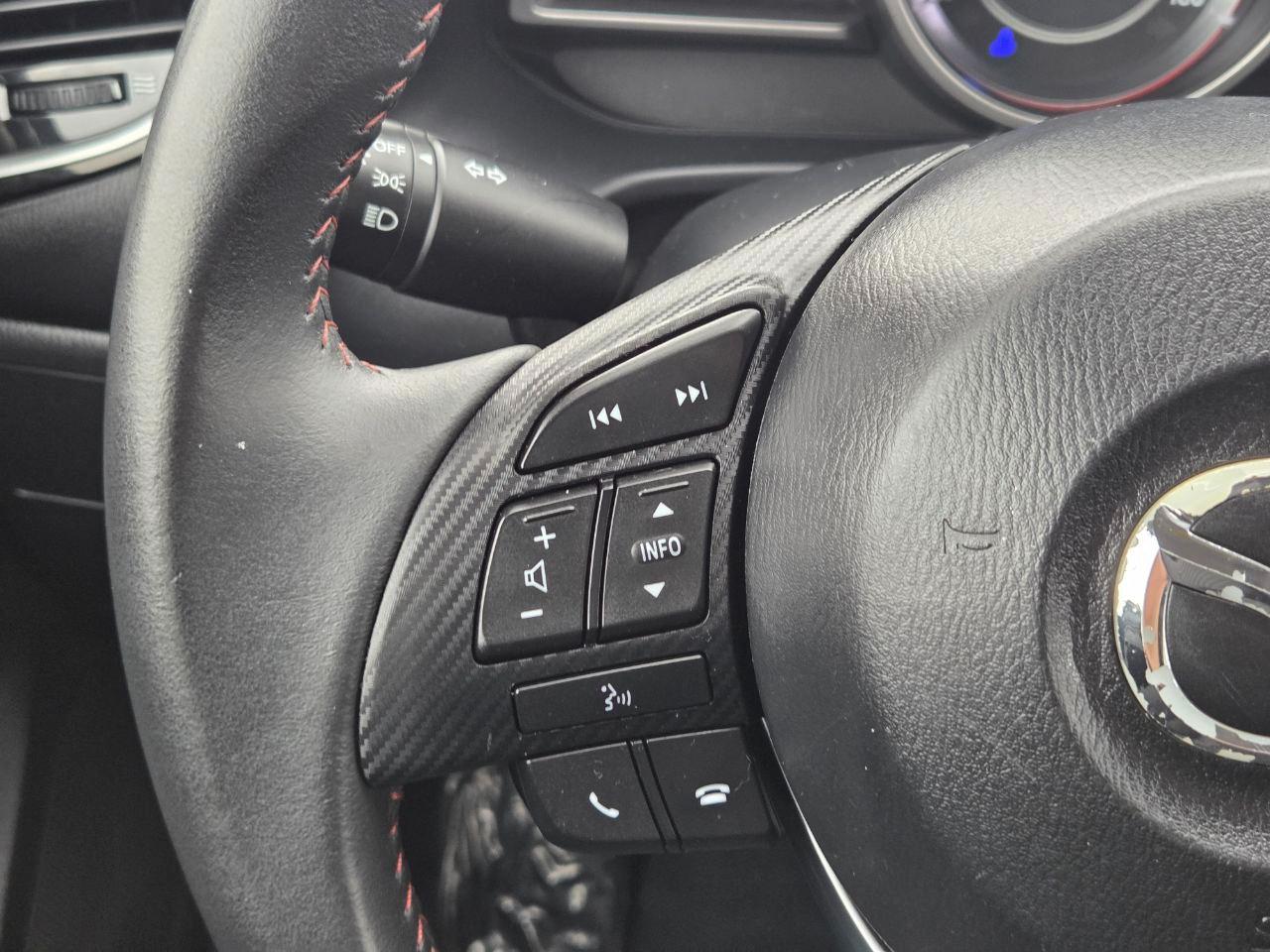 Mazda MAZDA3 i Touring AT 5-Door 2014