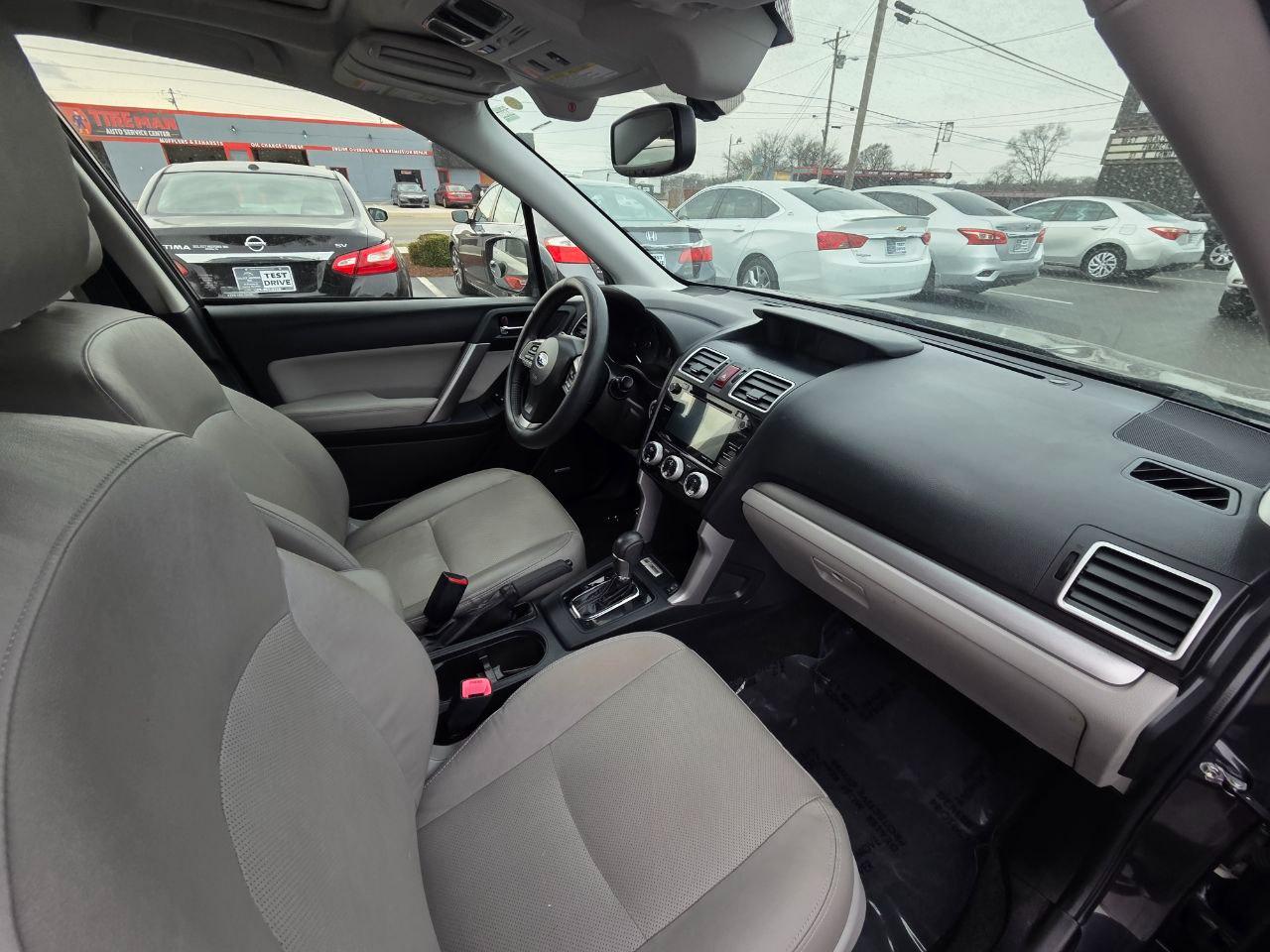 Subaru Forester 2.5i Touring 2016