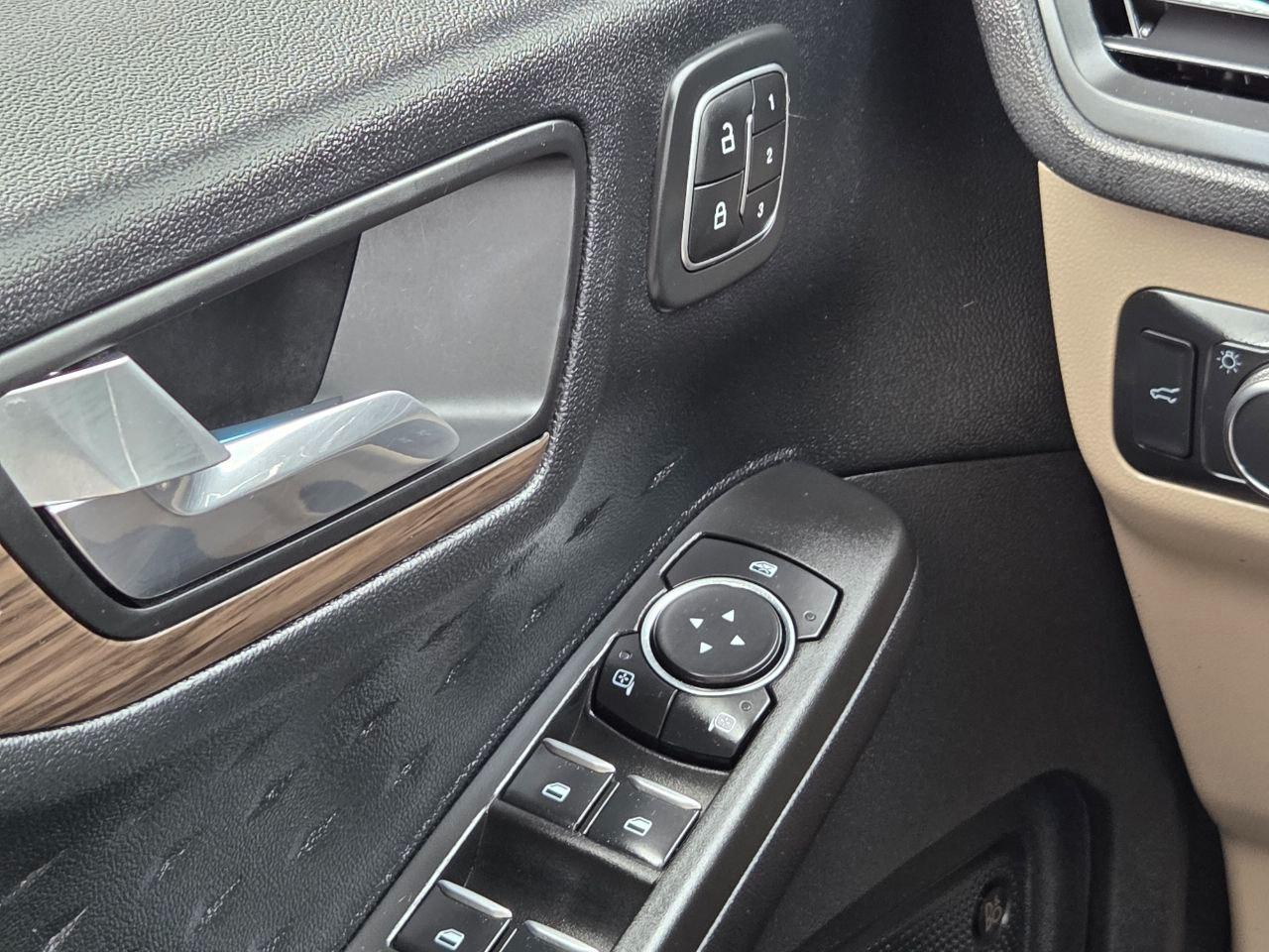 Ford Escape Titanium 4WD 2020