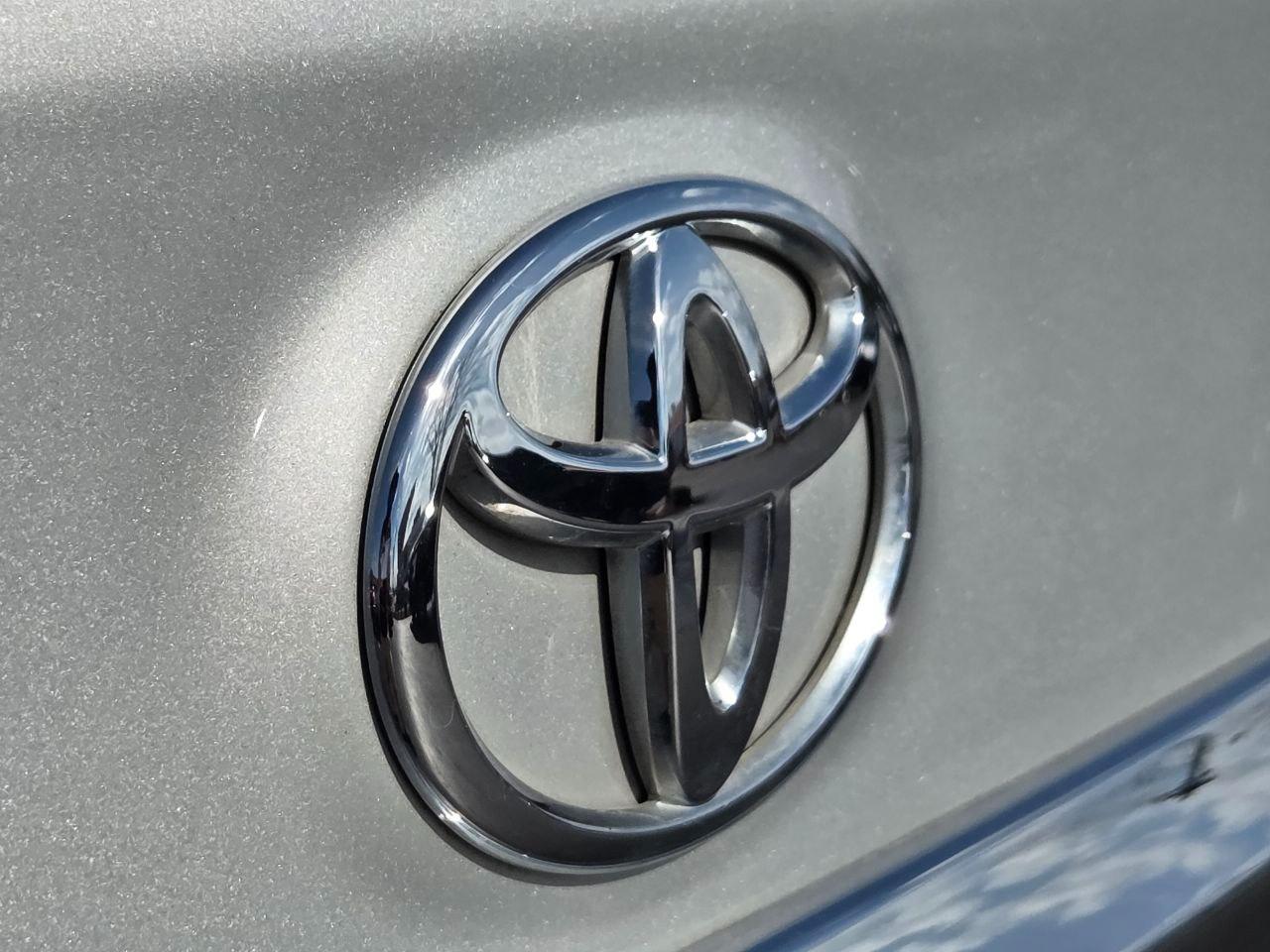 Toyota Corolla LE 2013