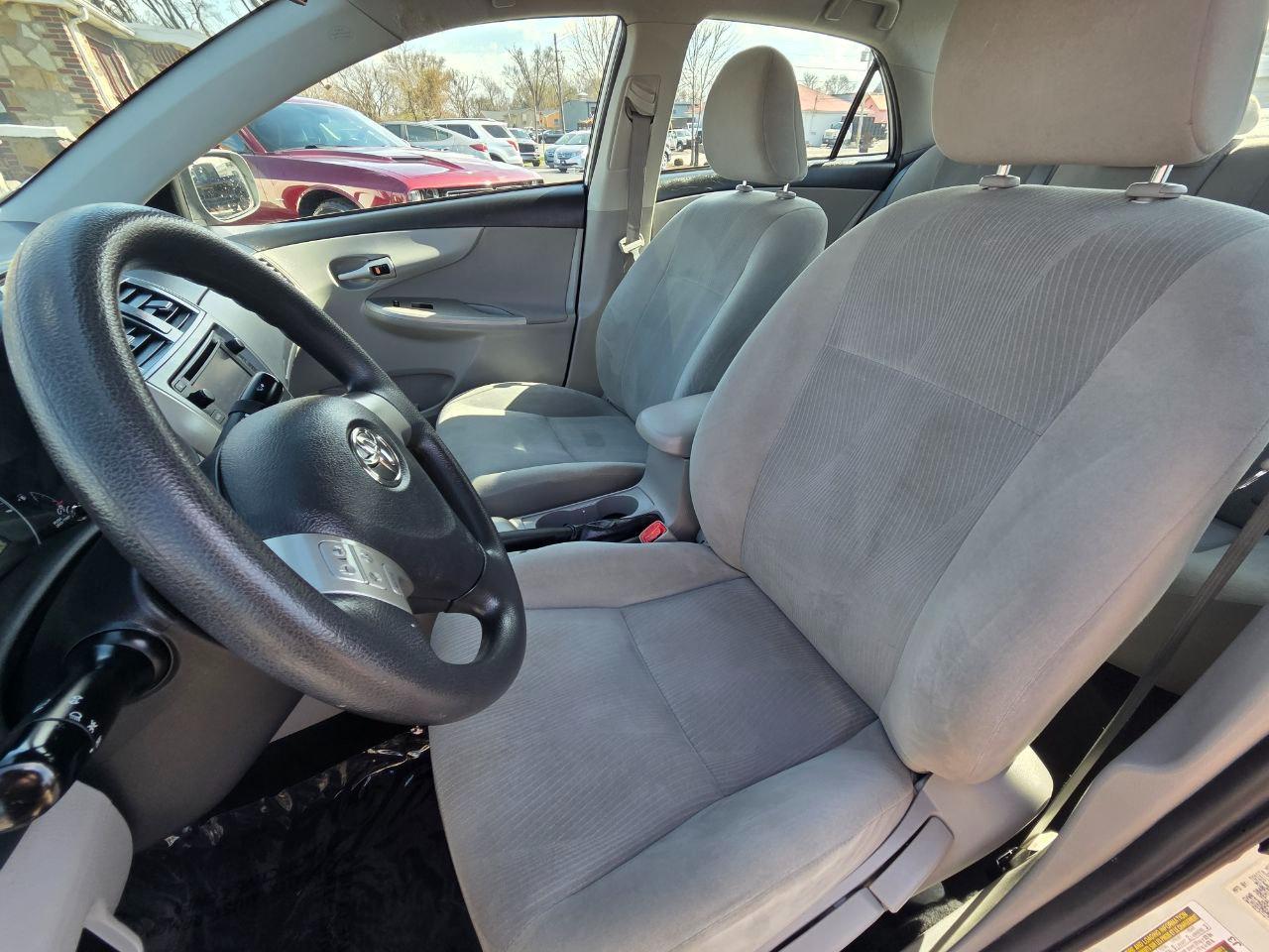 Toyota Corolla LE 2013