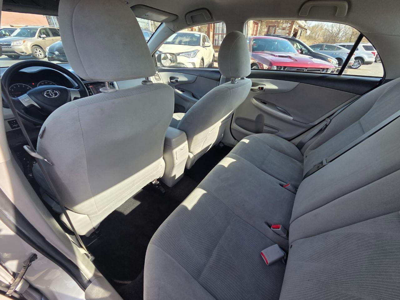 Toyota Corolla LE 2013