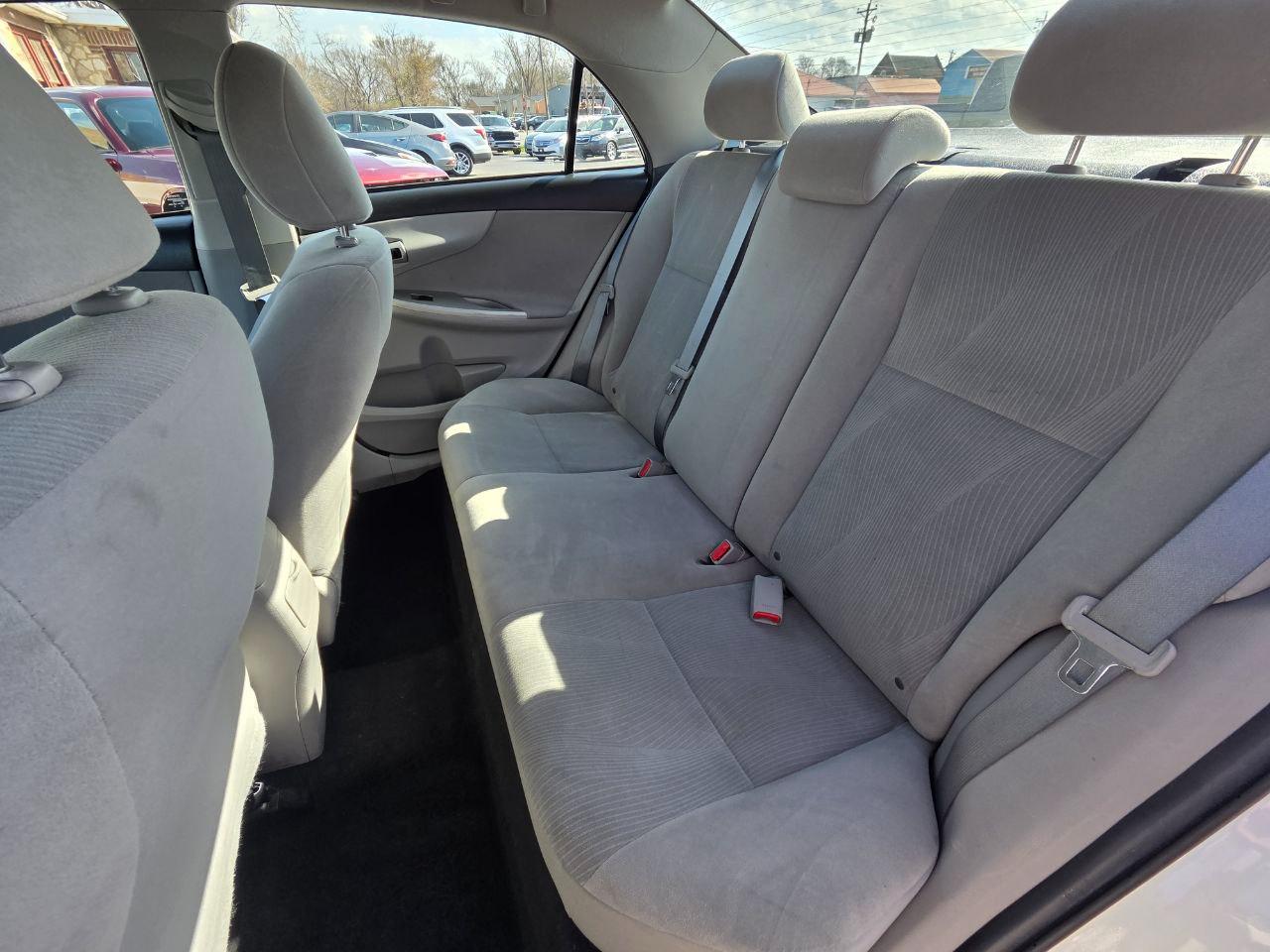 Toyota Corolla LE 2013