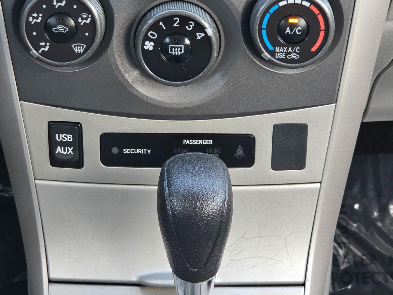 Toyota Corolla LE 2013