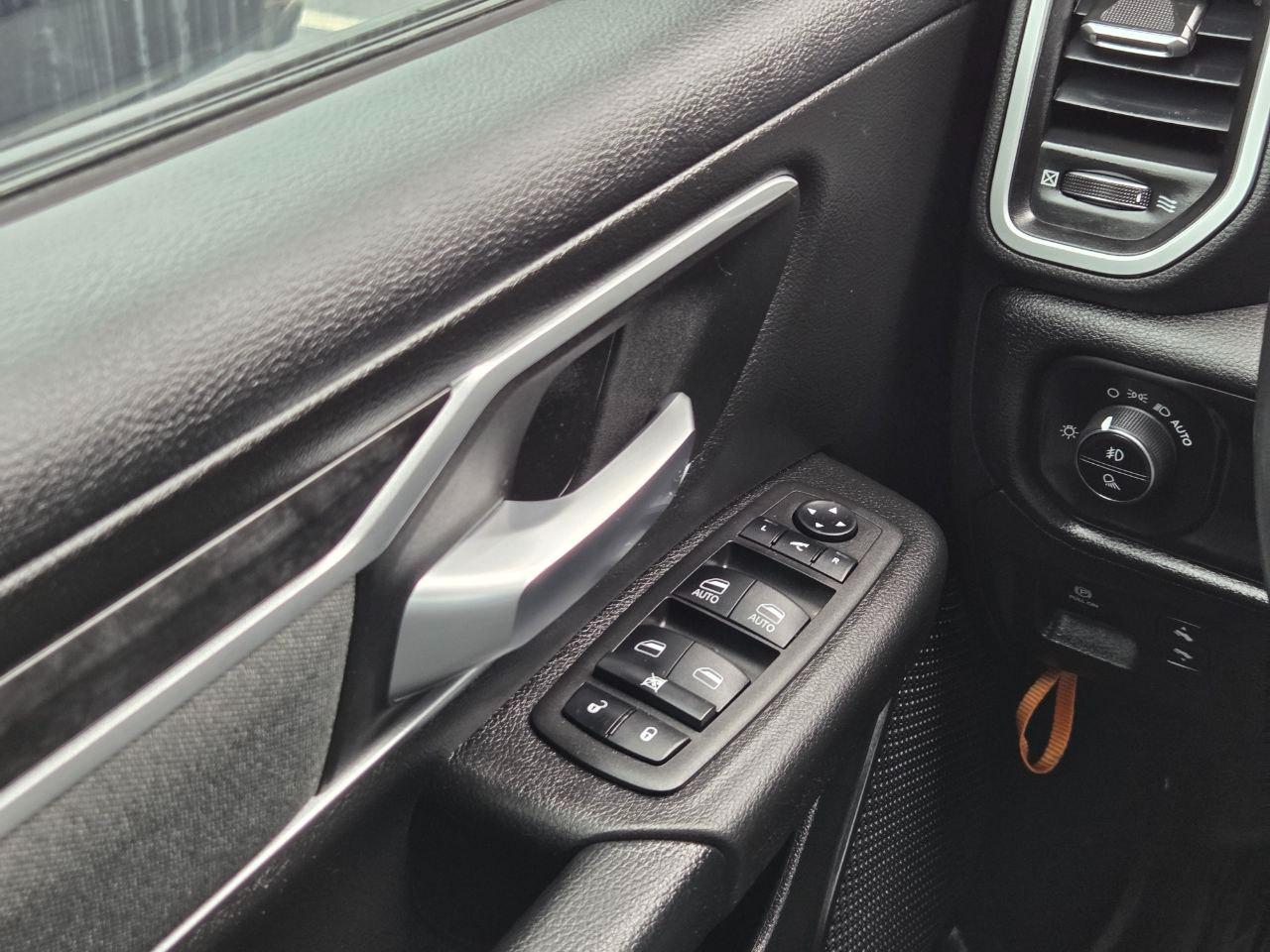 RAM 1500 Big Horn Crew Cab SWB 2WD 2023