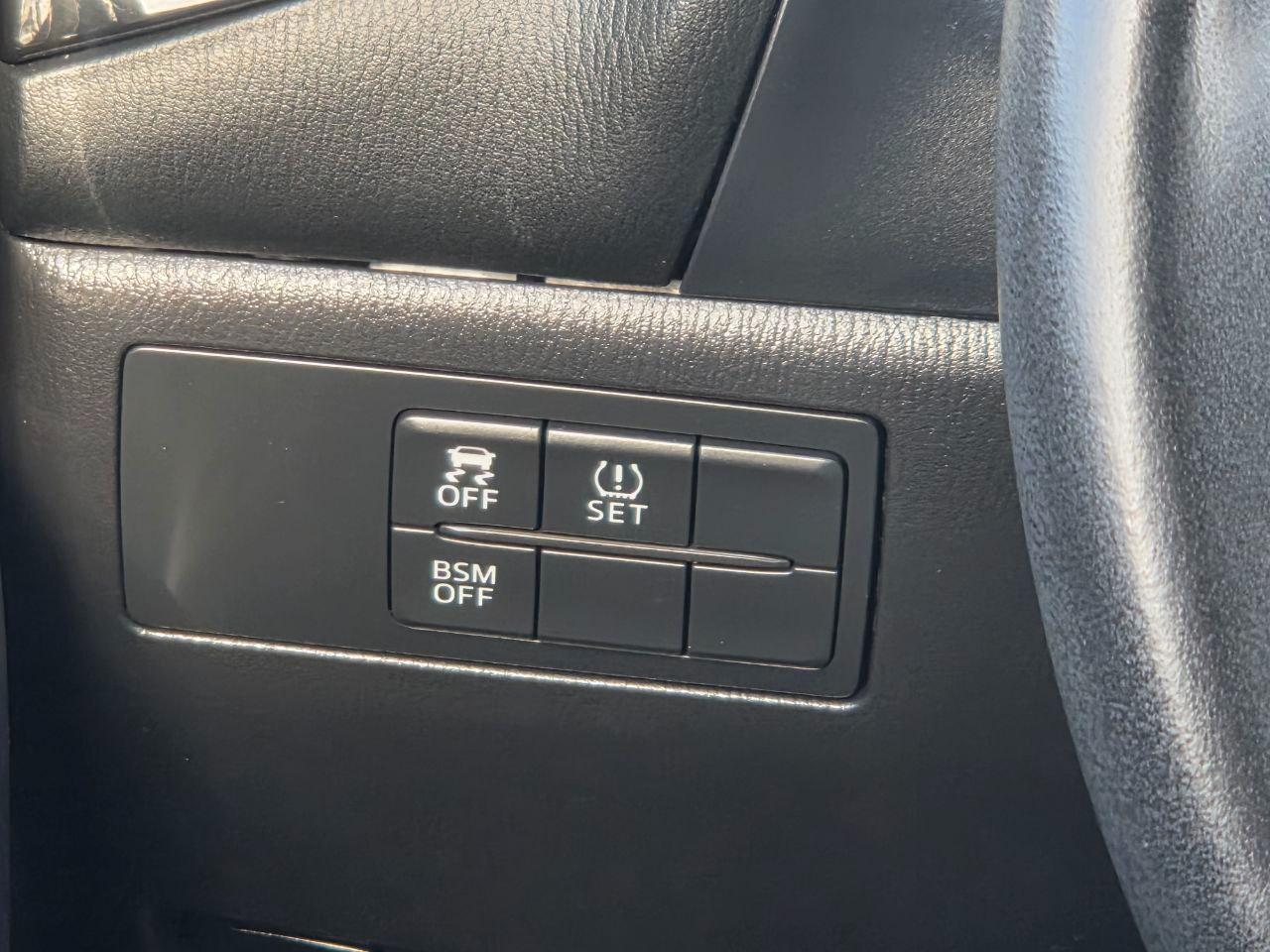 Mazda MAZDA3 i Touring AT 4-Door 2014