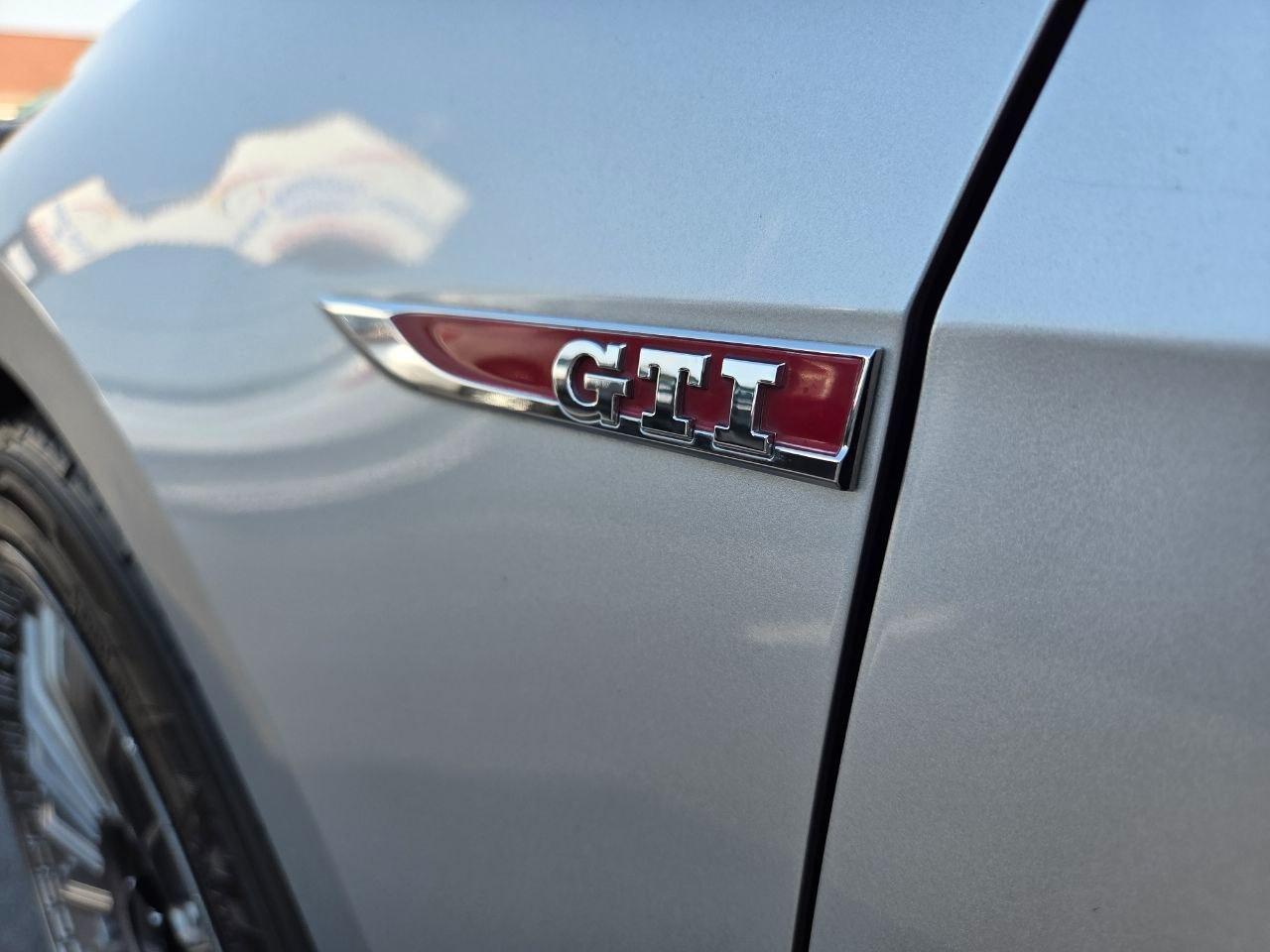 Volkswagen Golf GTI S 6A 4-Door 2017