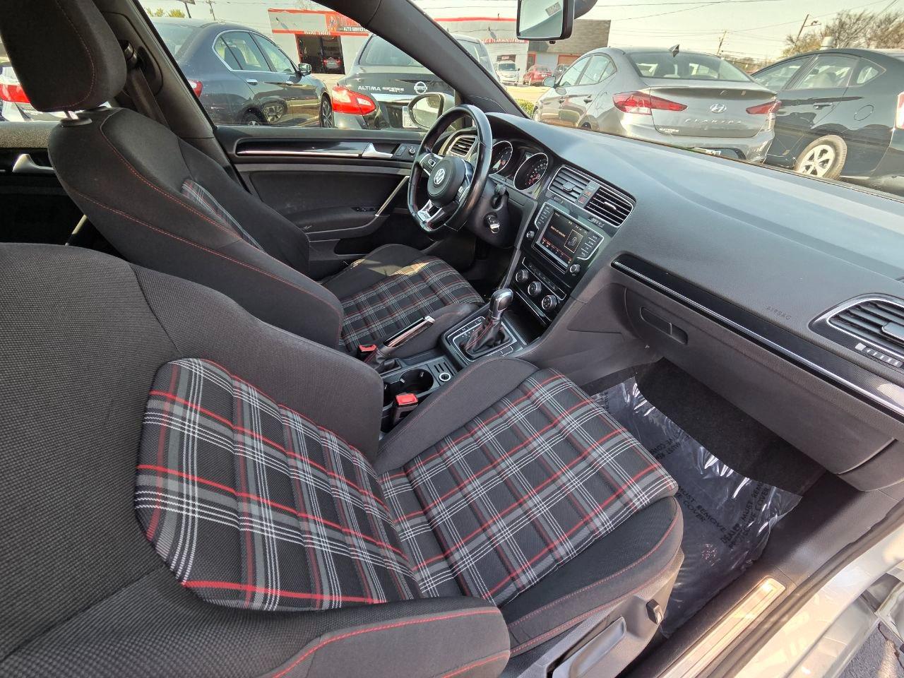 Volkswagen Golf GTI S 6A 4-Door 2017