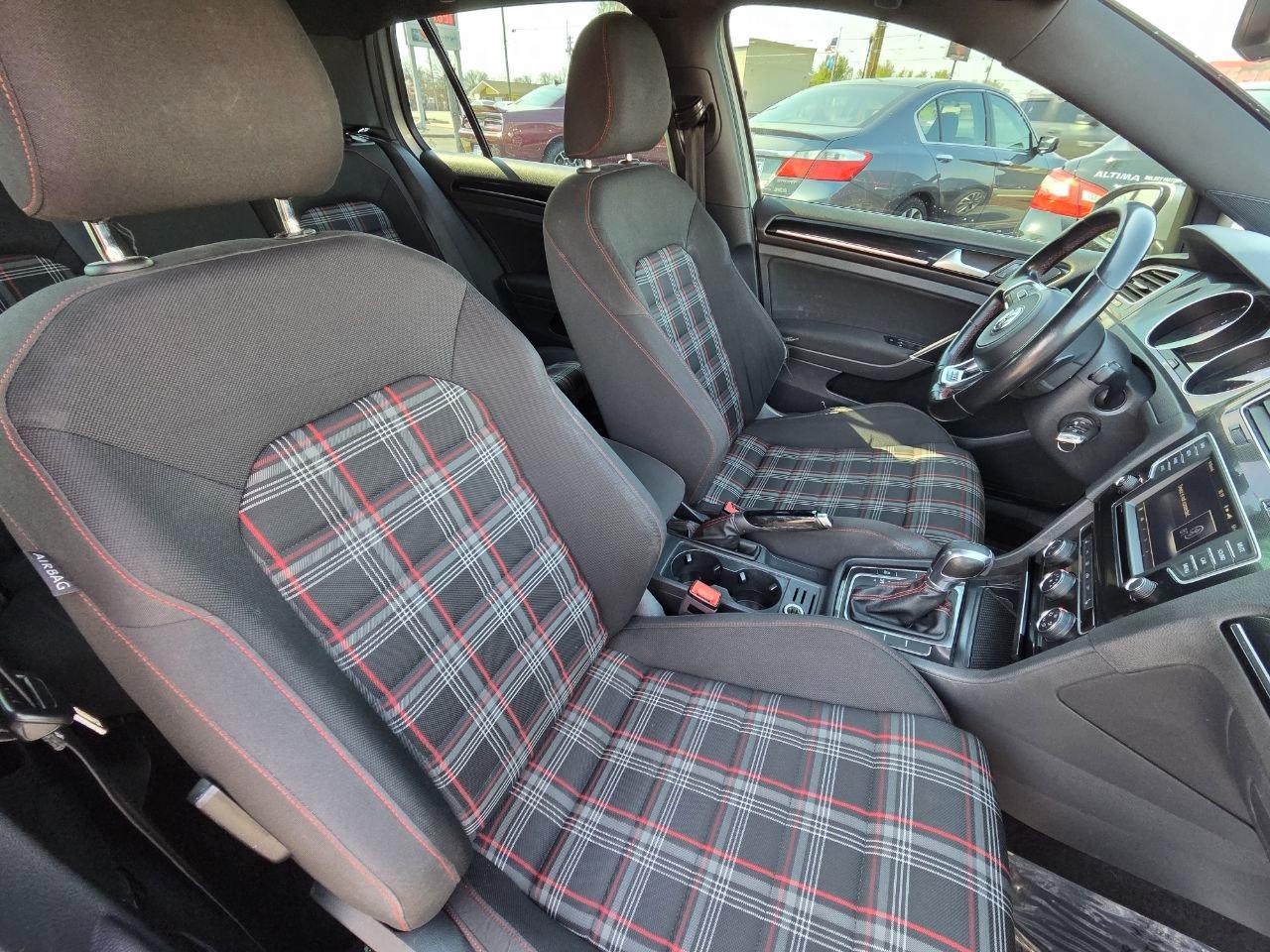 Volkswagen Golf GTI S 6A 4-Door 2017