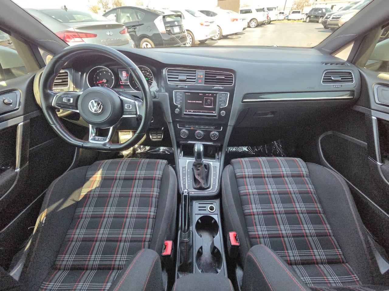 Volkswagen Golf GTI S 6A 4-Door 2017