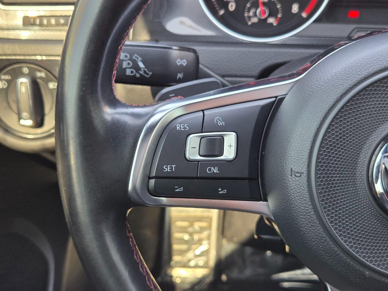 Volkswagen Golf GTI S 6A 4-Door 2017