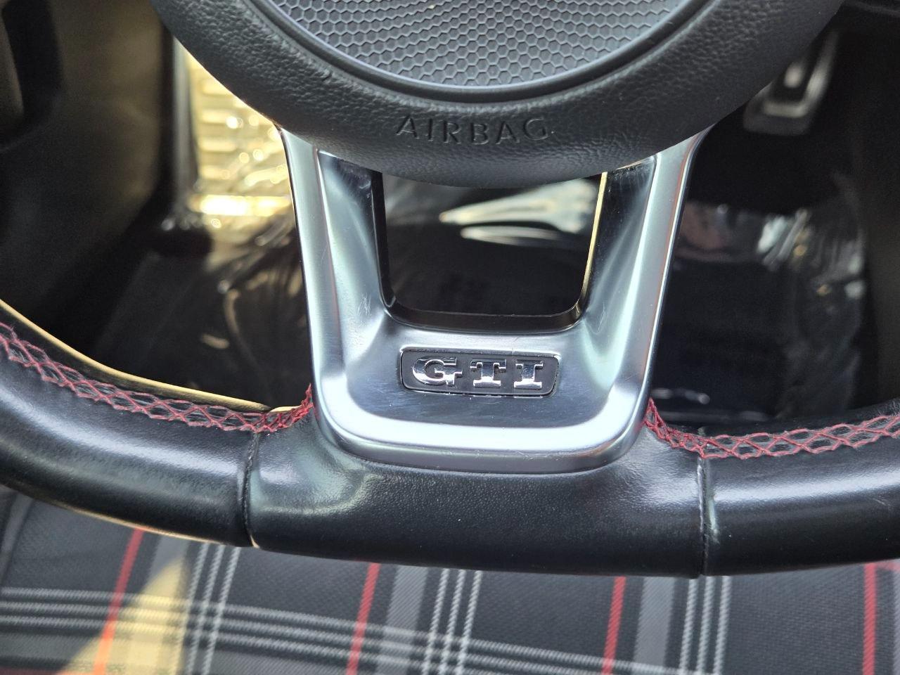 Volkswagen Golf GTI S 6A 4-Door 2017