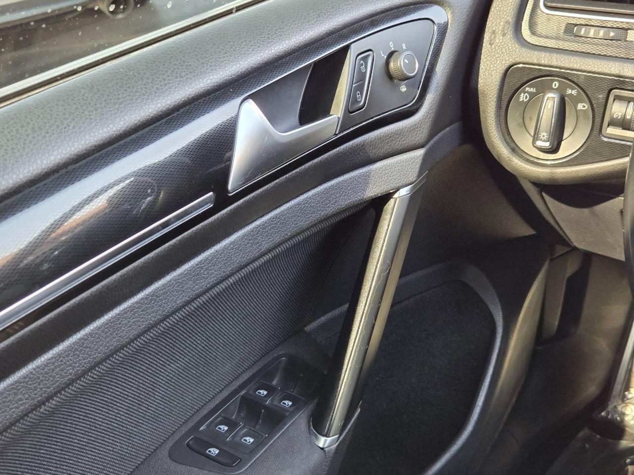 Volkswagen Golf GTI S 6A 4-Door 2017