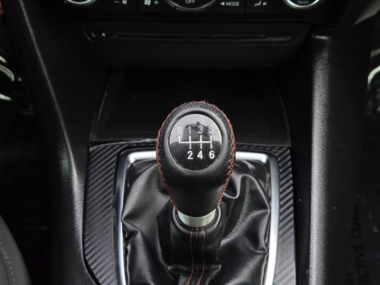 Mazda MAZDA3 i Touring MT 4-Door 2016