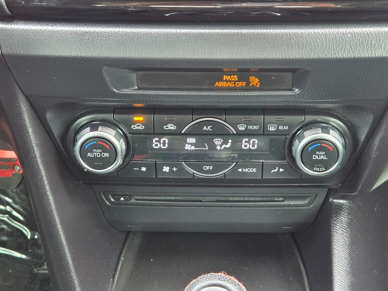 Mazda MAZDA3 i Touring MT 4-Door 2016