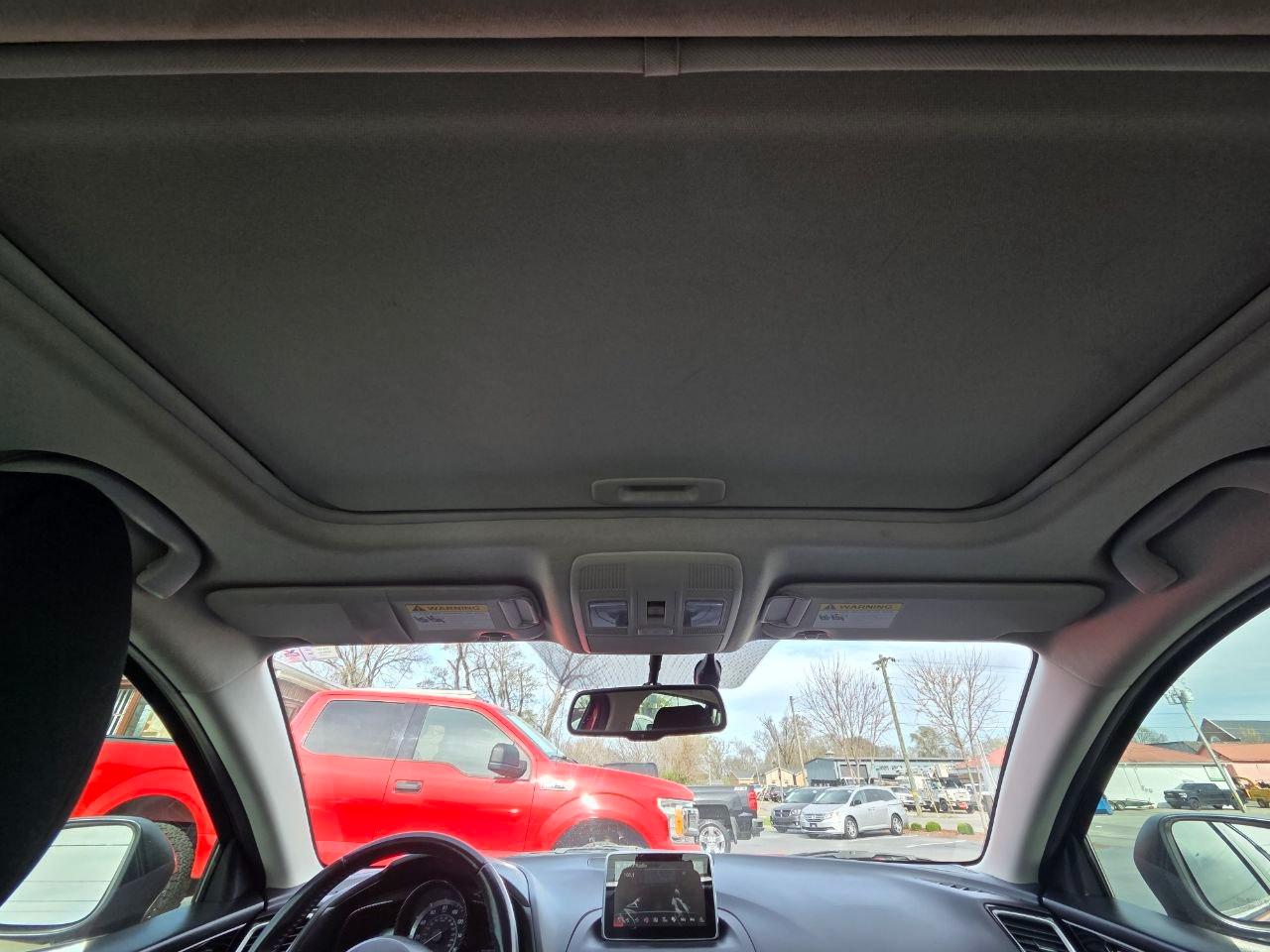 Mazda MAZDA3 i Touring MT 4-Door 2016