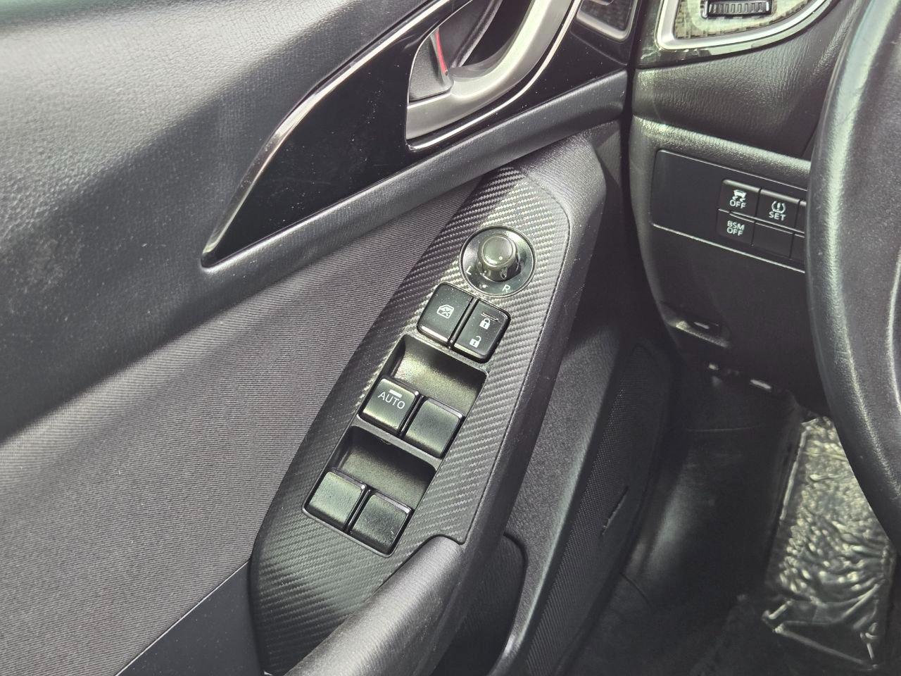 Mazda MAZDA3 i Touring MT 4-Door 2016