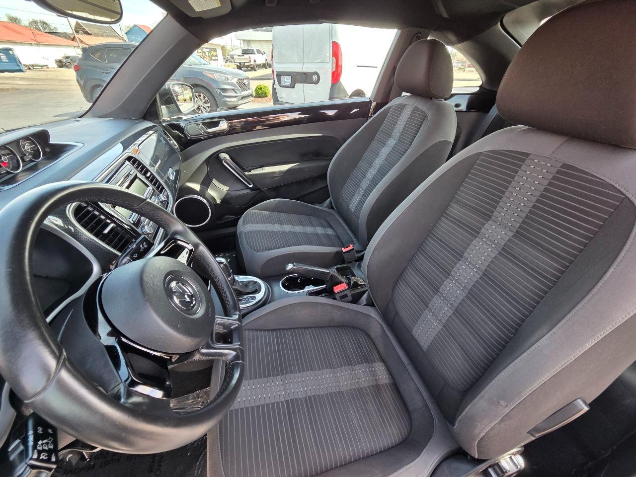 Volkswagen Beetle 2.0T Turbo 2012