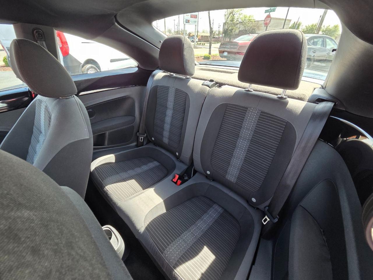 Volkswagen Beetle 2.0T Turbo 2012