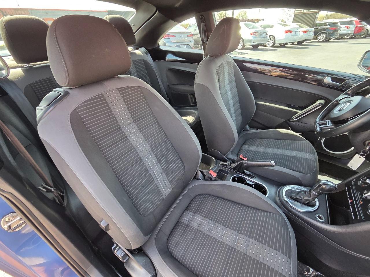 Volkswagen Beetle 2.0T Turbo 2012