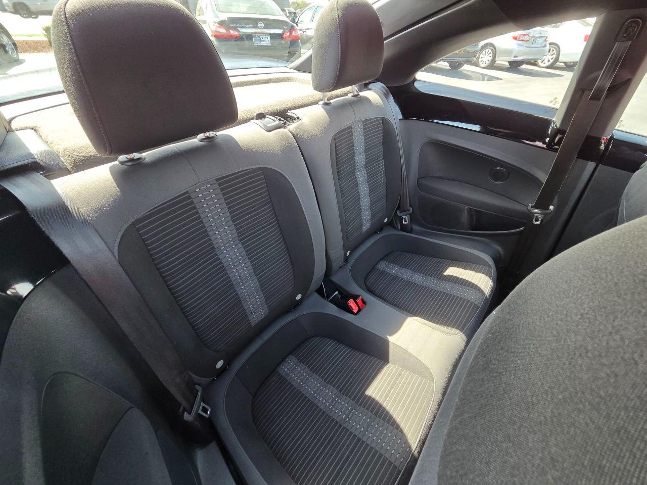 Volkswagen Beetle 2.0T Turbo 2012