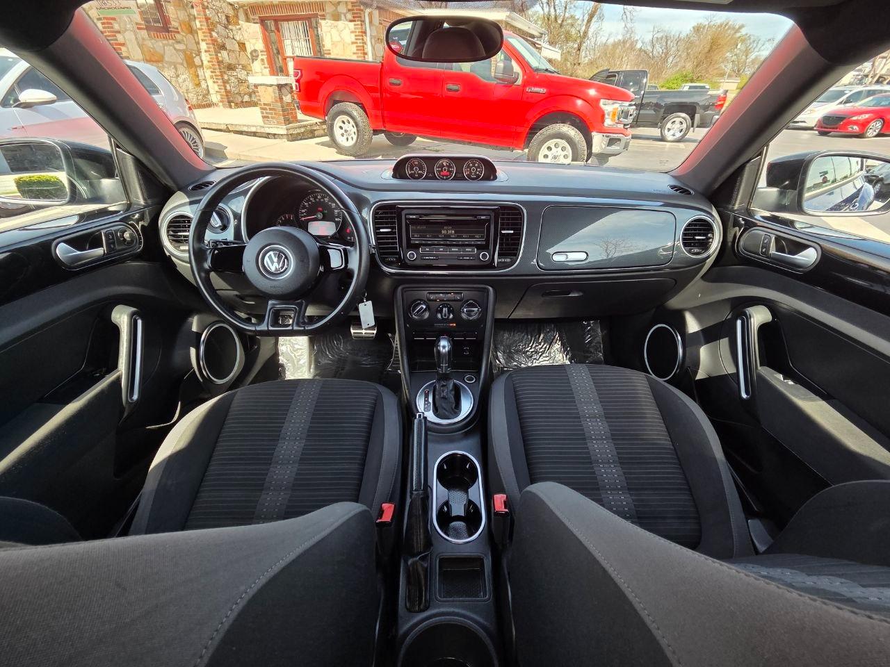 Volkswagen Beetle 2.0T Turbo 2012