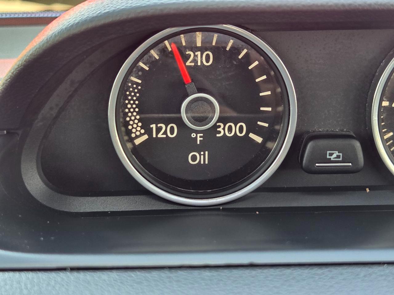 Volkswagen Beetle 2.0T Turbo 2012