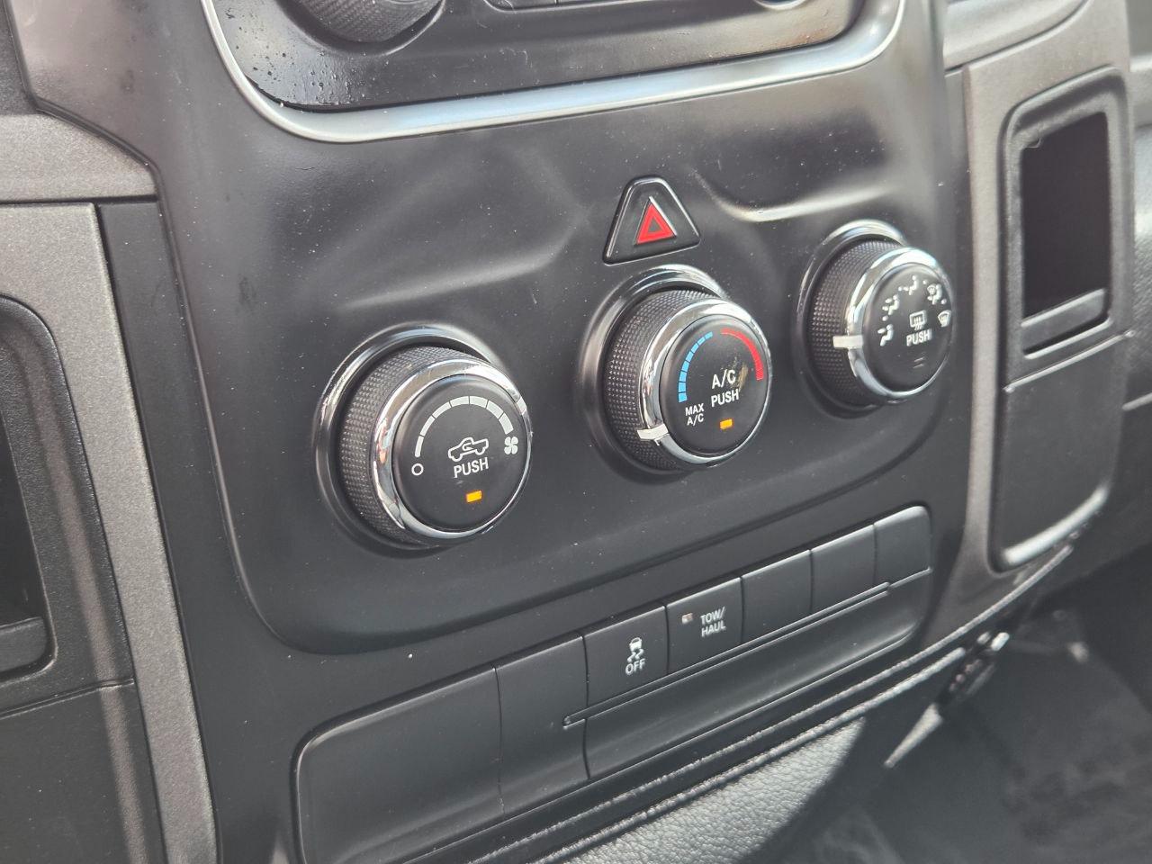 RAM 1500 Tradesman Regular Cab LWB 2WD 2014