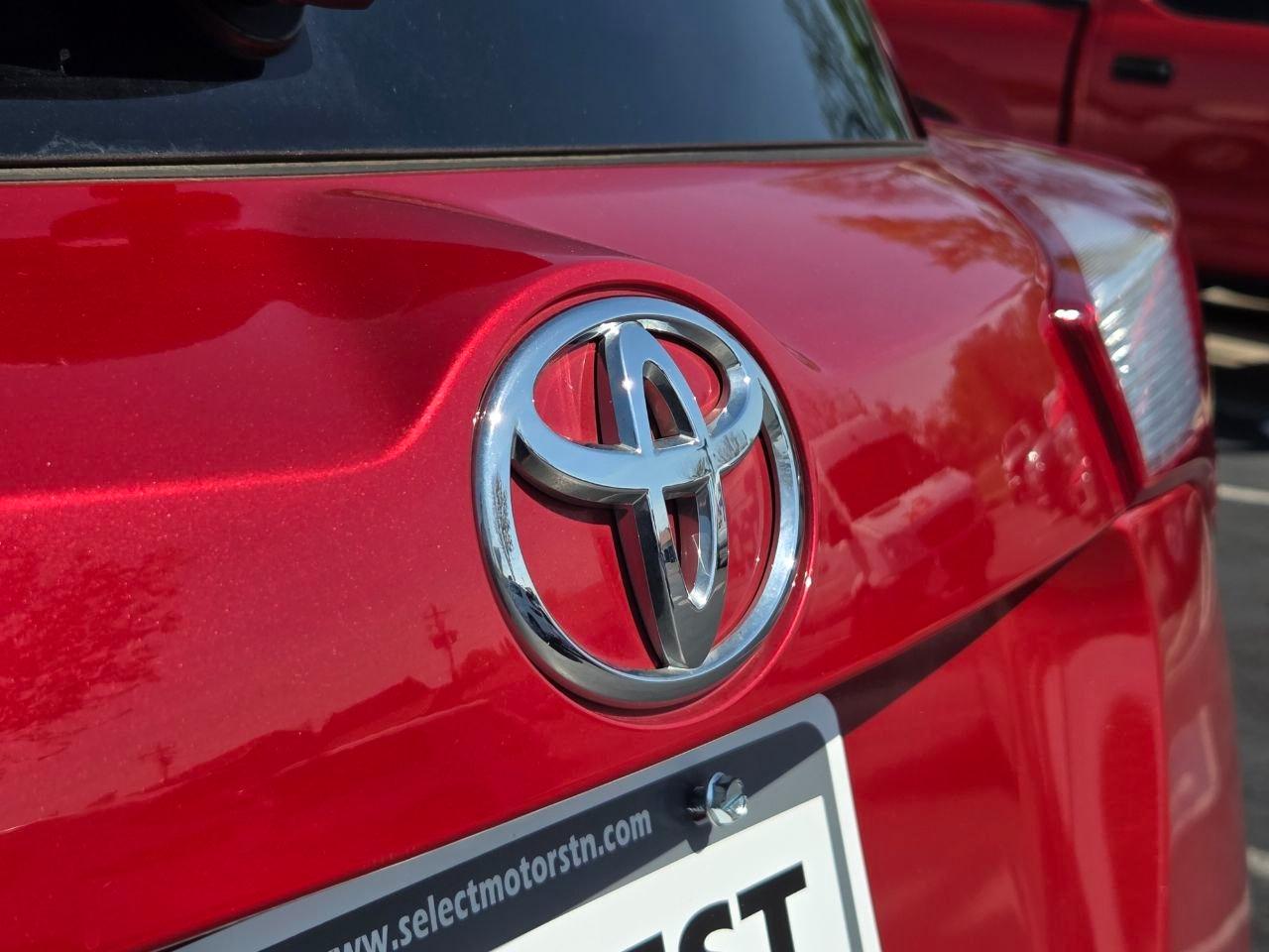 Toyota RAV4 Limited FWD 2014