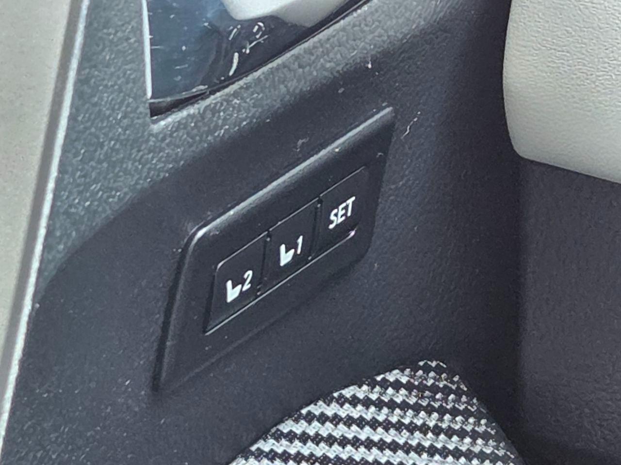 Toyota RAV4 Limited FWD 2014