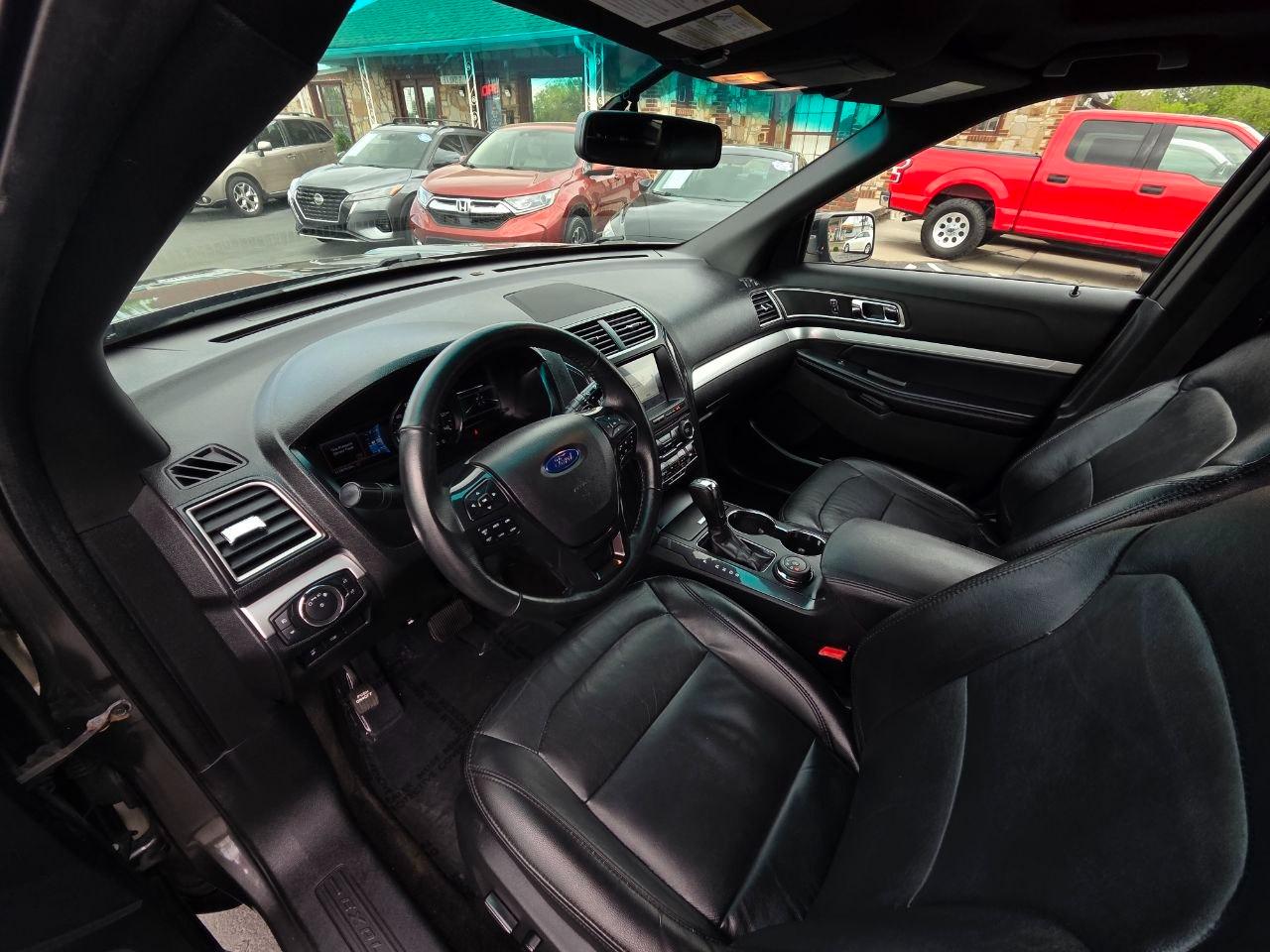 Ford Explorer XLT 4WD 2017