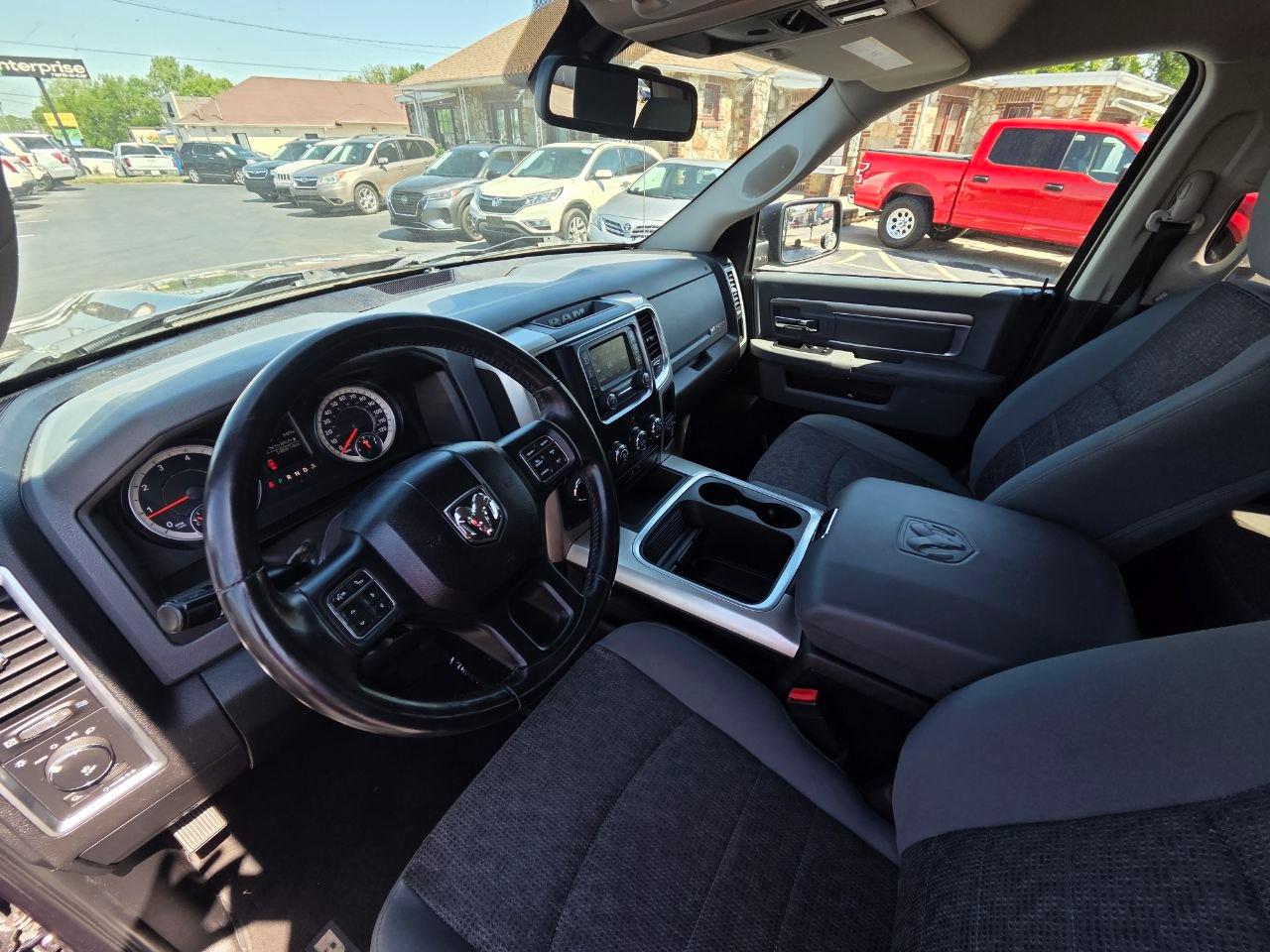 RAM 1500 Big Horn Quad Cab 2WD 2016