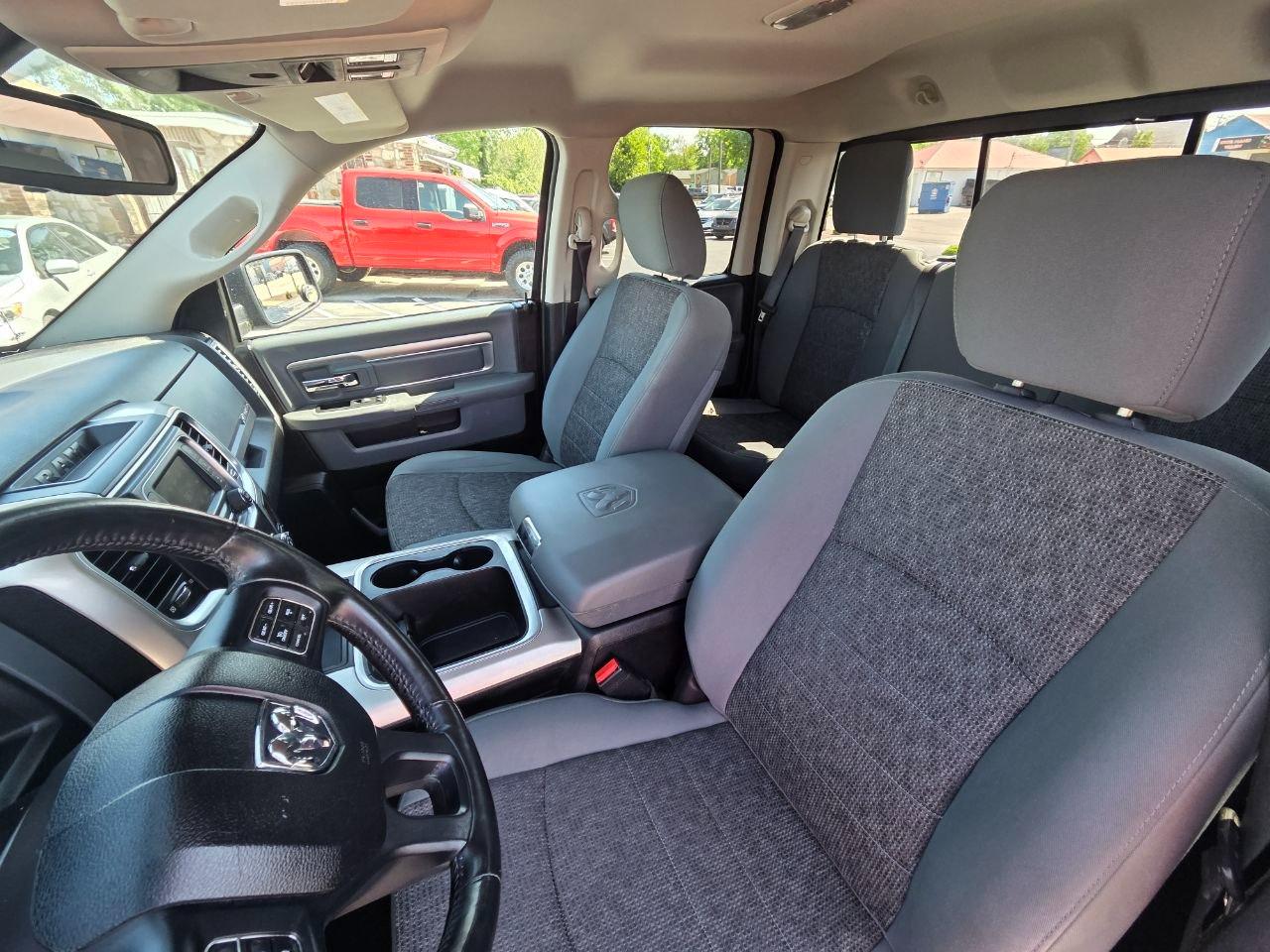 RAM 1500 Big Horn Quad Cab 2WD 2016