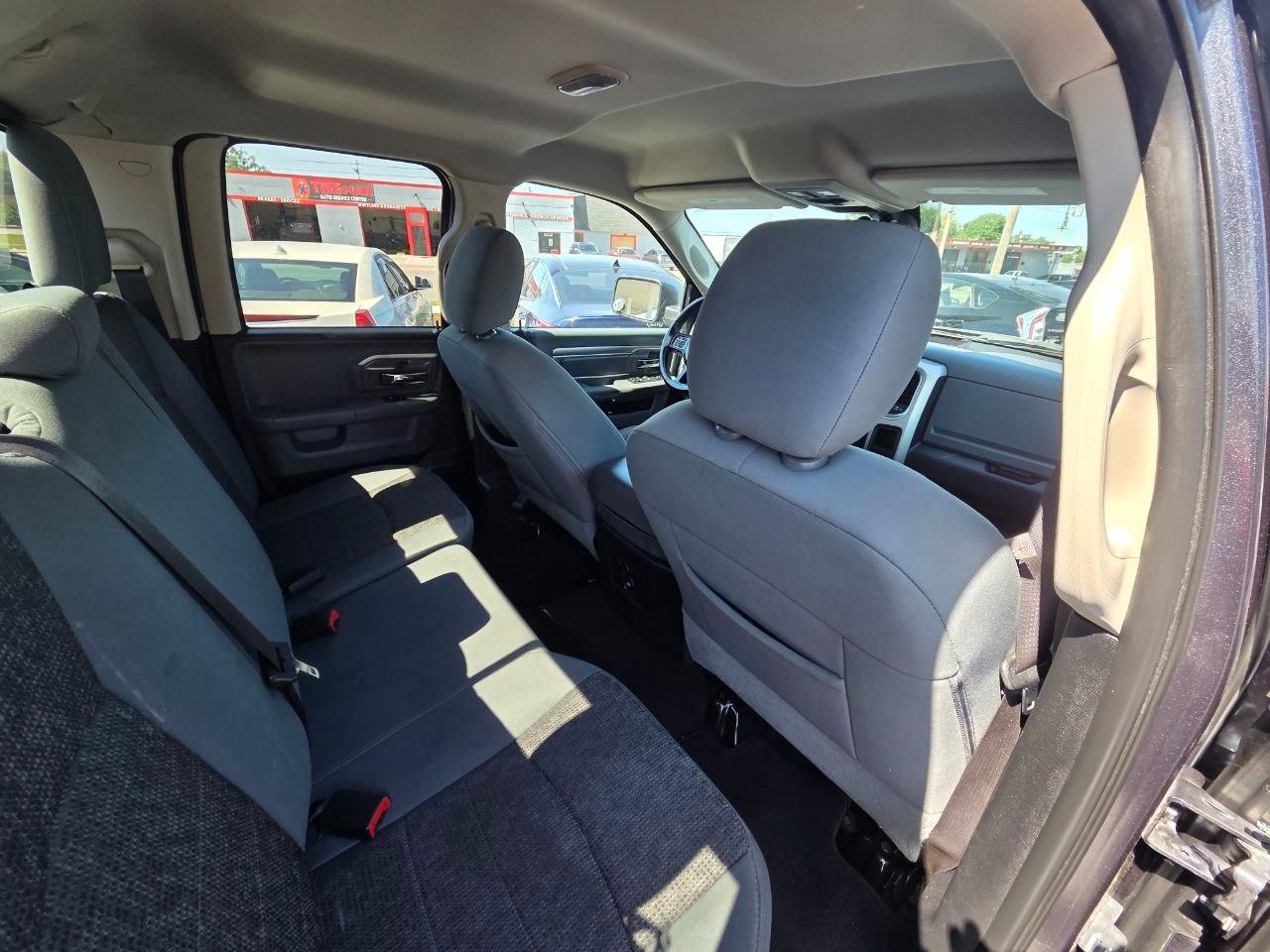 RAM 1500 Big Horn Quad Cab 2WD 2016