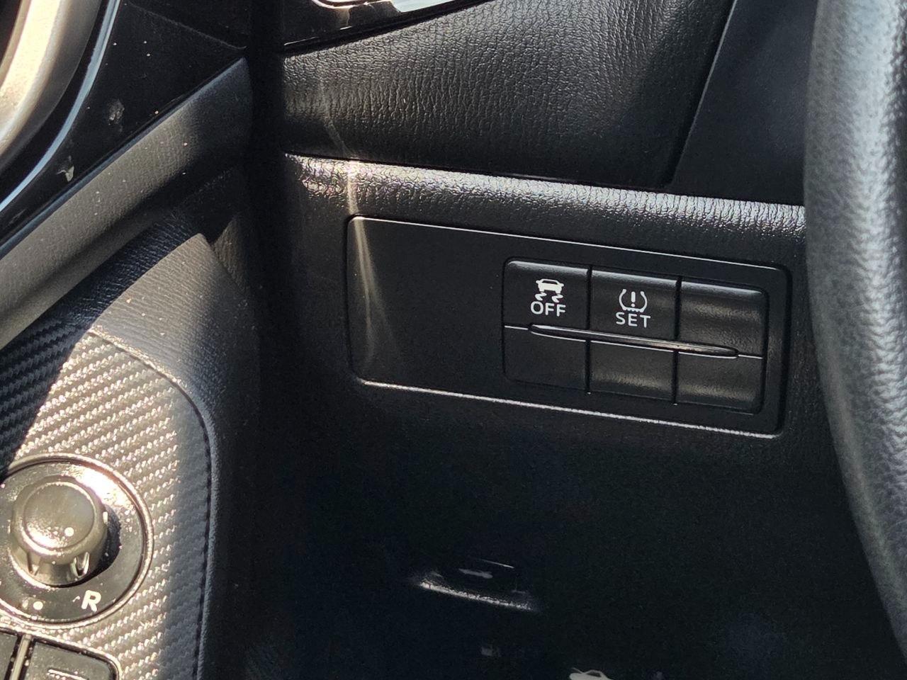 Mazda MAZDA3 i Sport AT 4-Door 2014