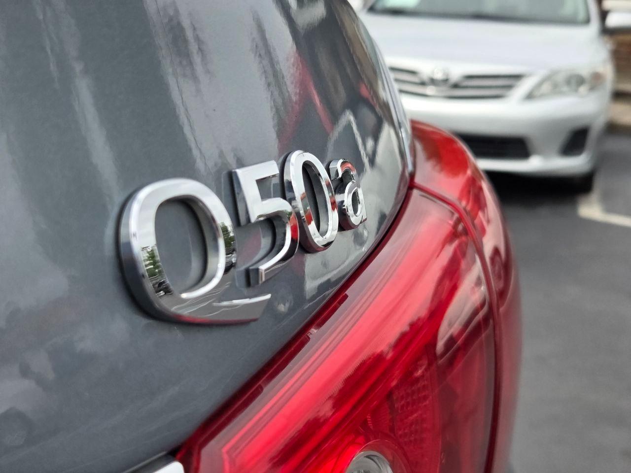 Infiniti Q50 Base 2015