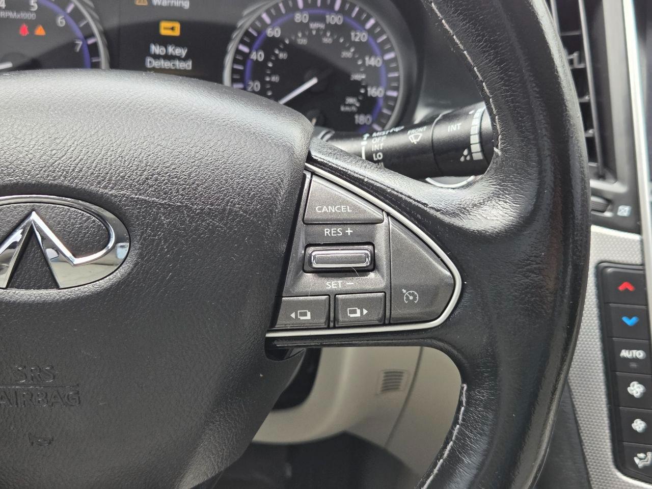 Infiniti Q50 Base 2015