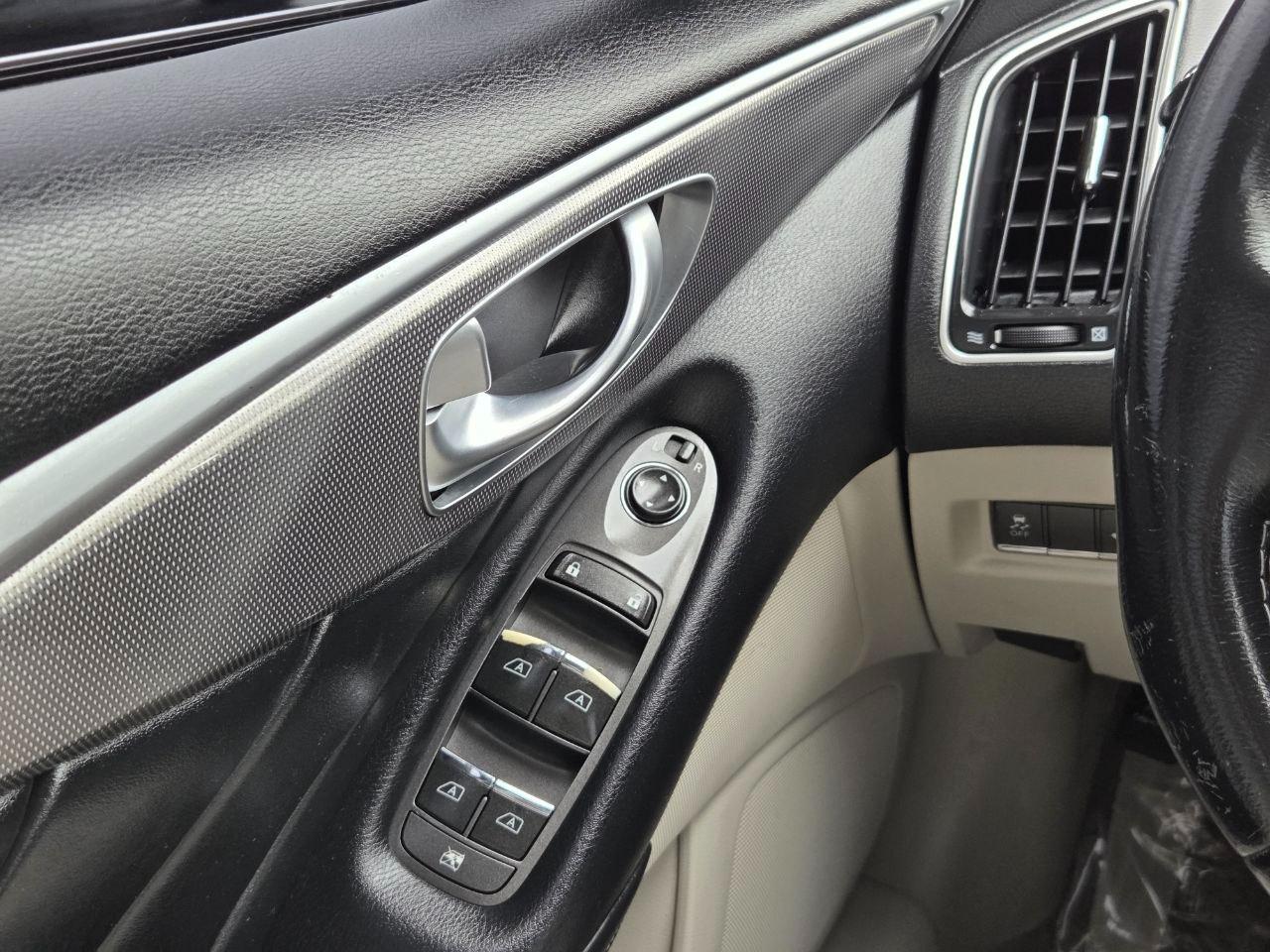 Infiniti Q50 Base 2015