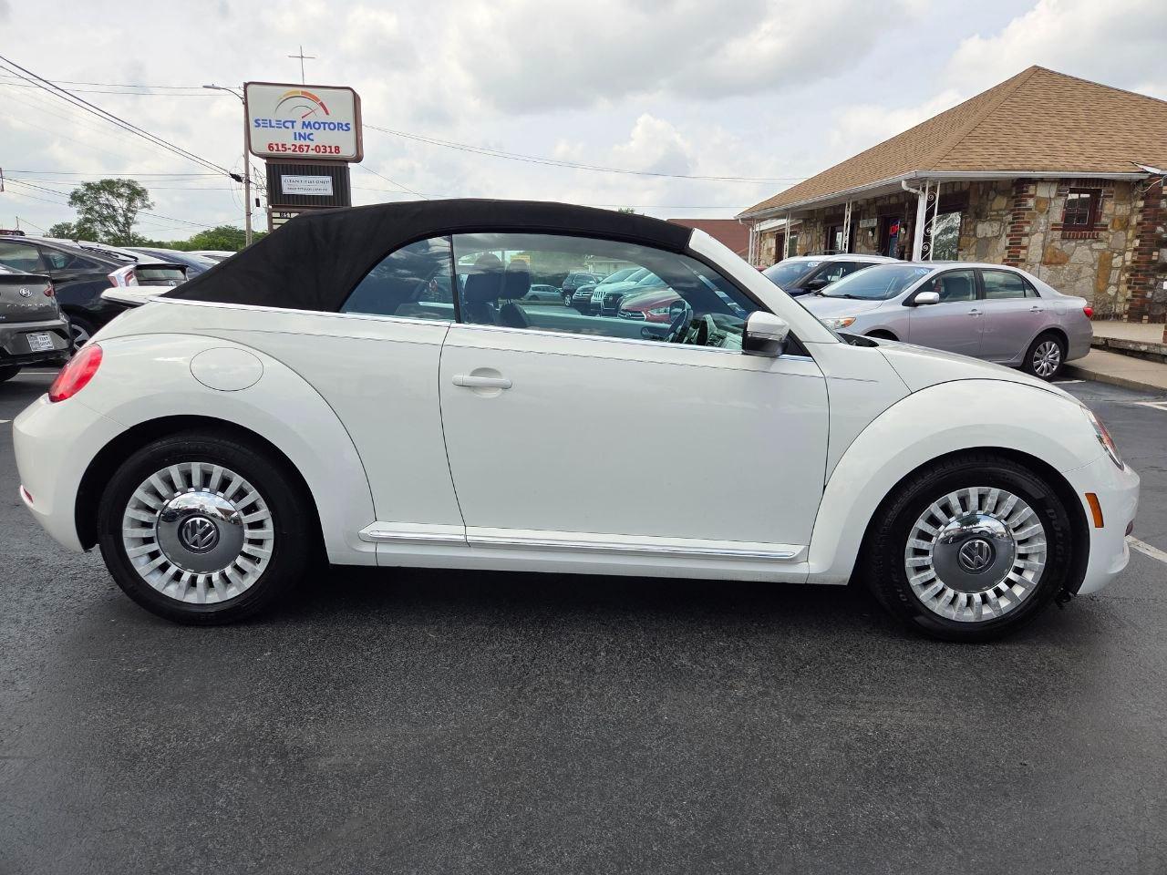 Volkswagen Beetle 2.5L Convertible 2013