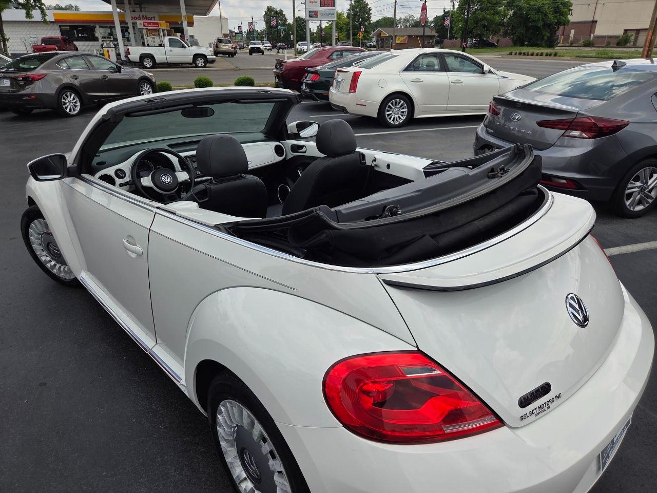 Volkswagen Beetle 2.5L Convertible 2013