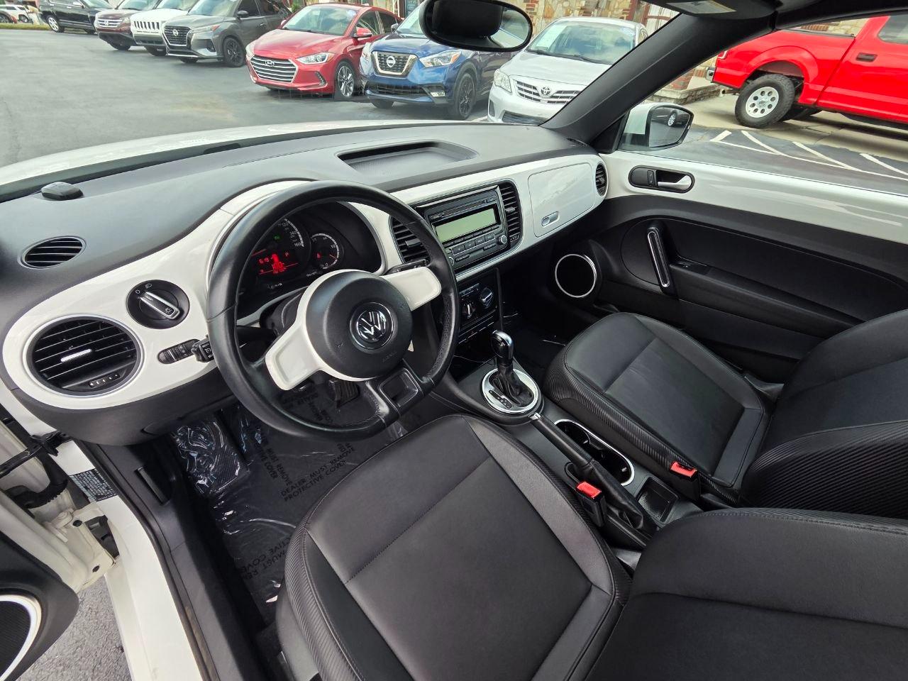 Volkswagen Beetle 2.5L Convertible 2013