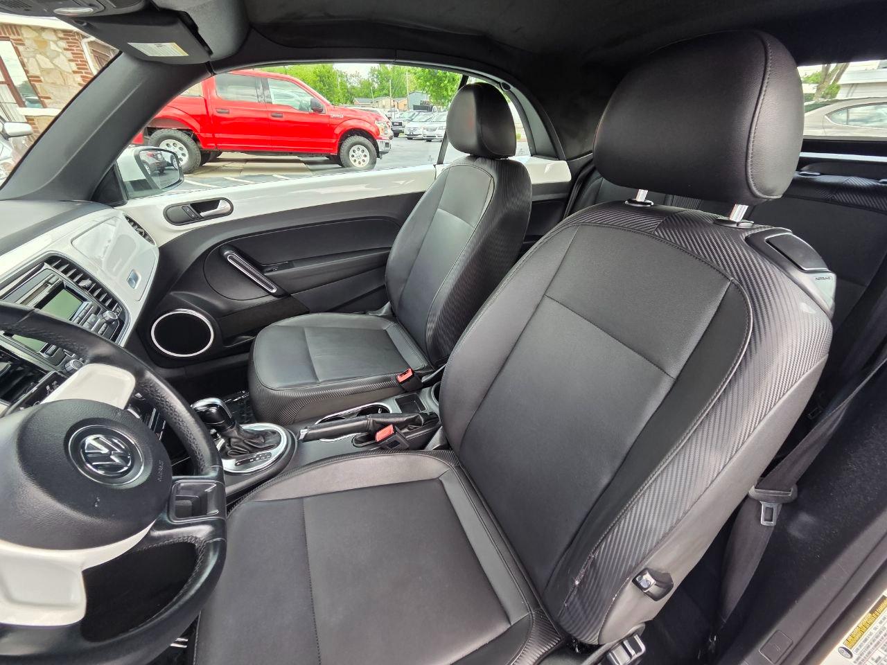 Volkswagen Beetle 2.5L Convertible 2013