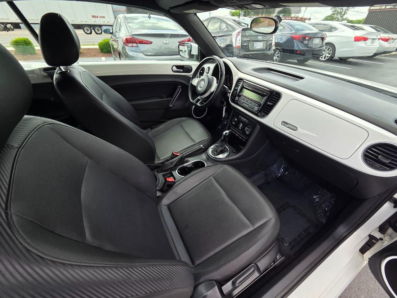 Volkswagen Beetle 2.5L Convertible 2013