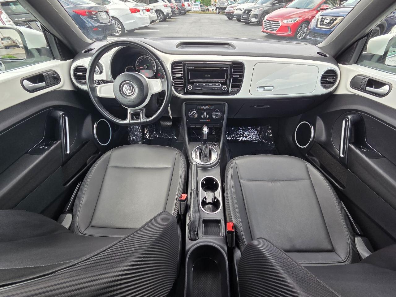 Volkswagen Beetle 2.5L Convertible 2013