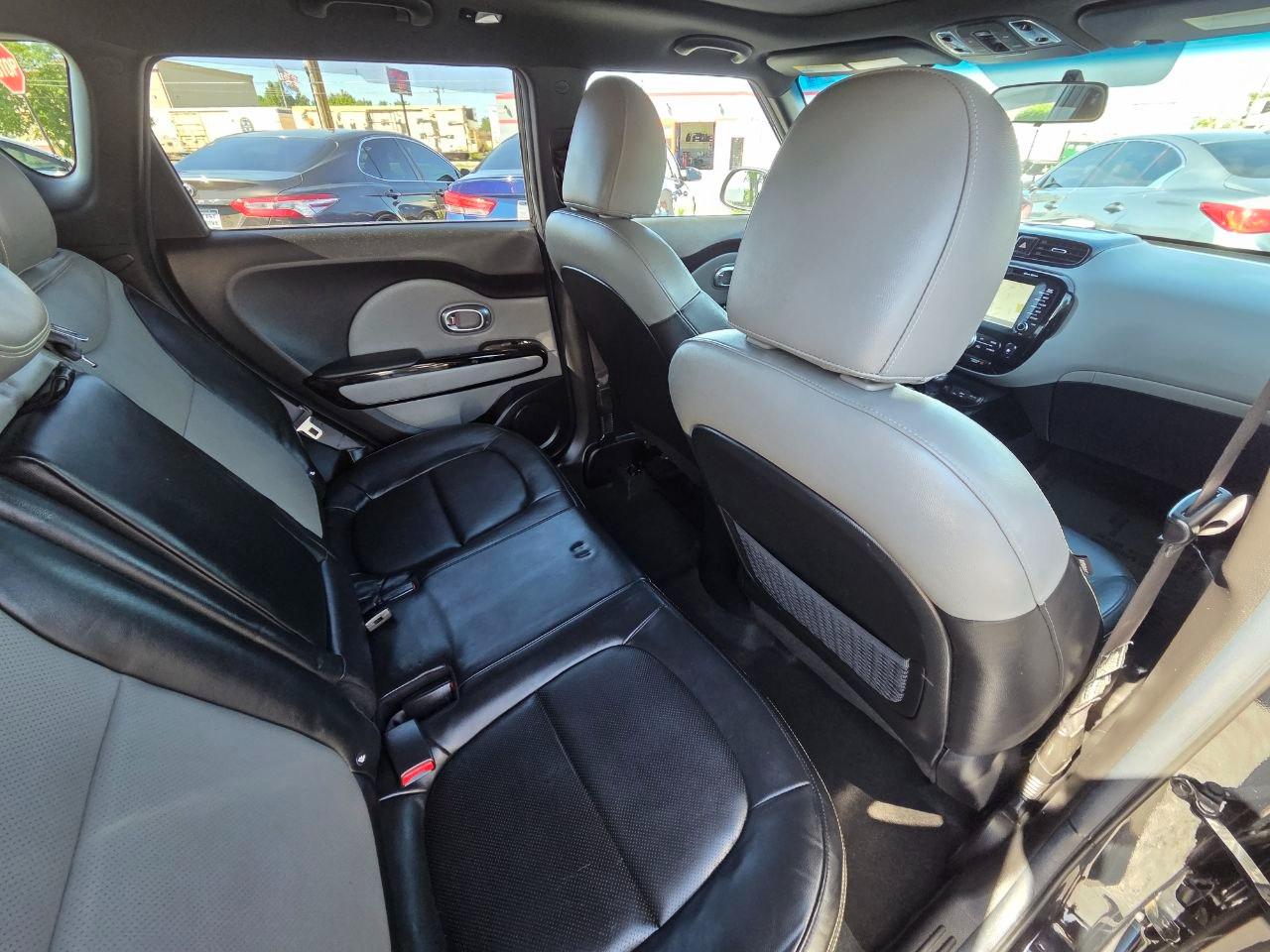 Kia Soul ! w/Premium Package 2015