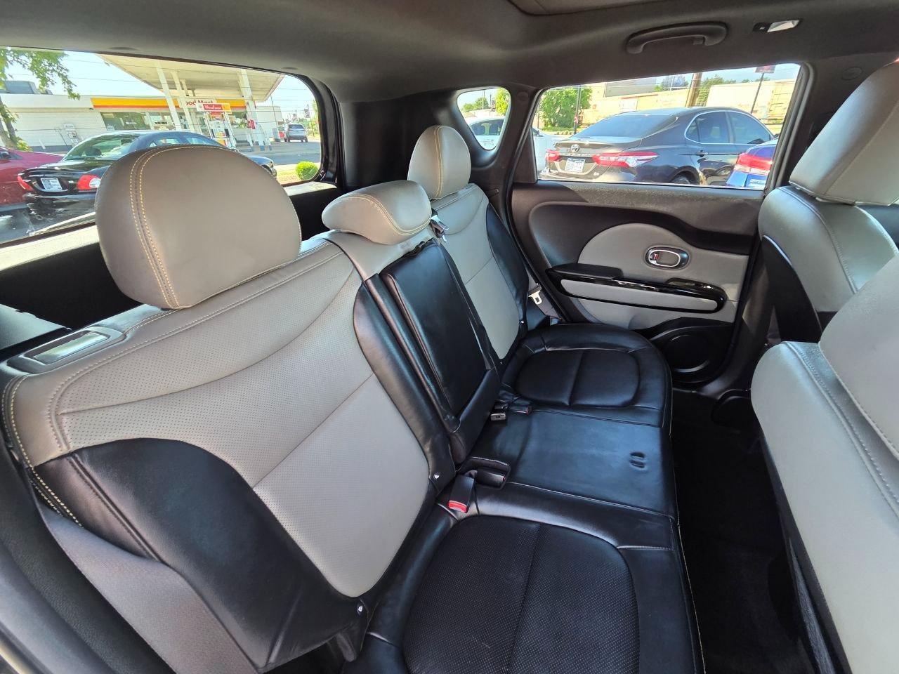 Kia Soul ! w/Premium Package 2015