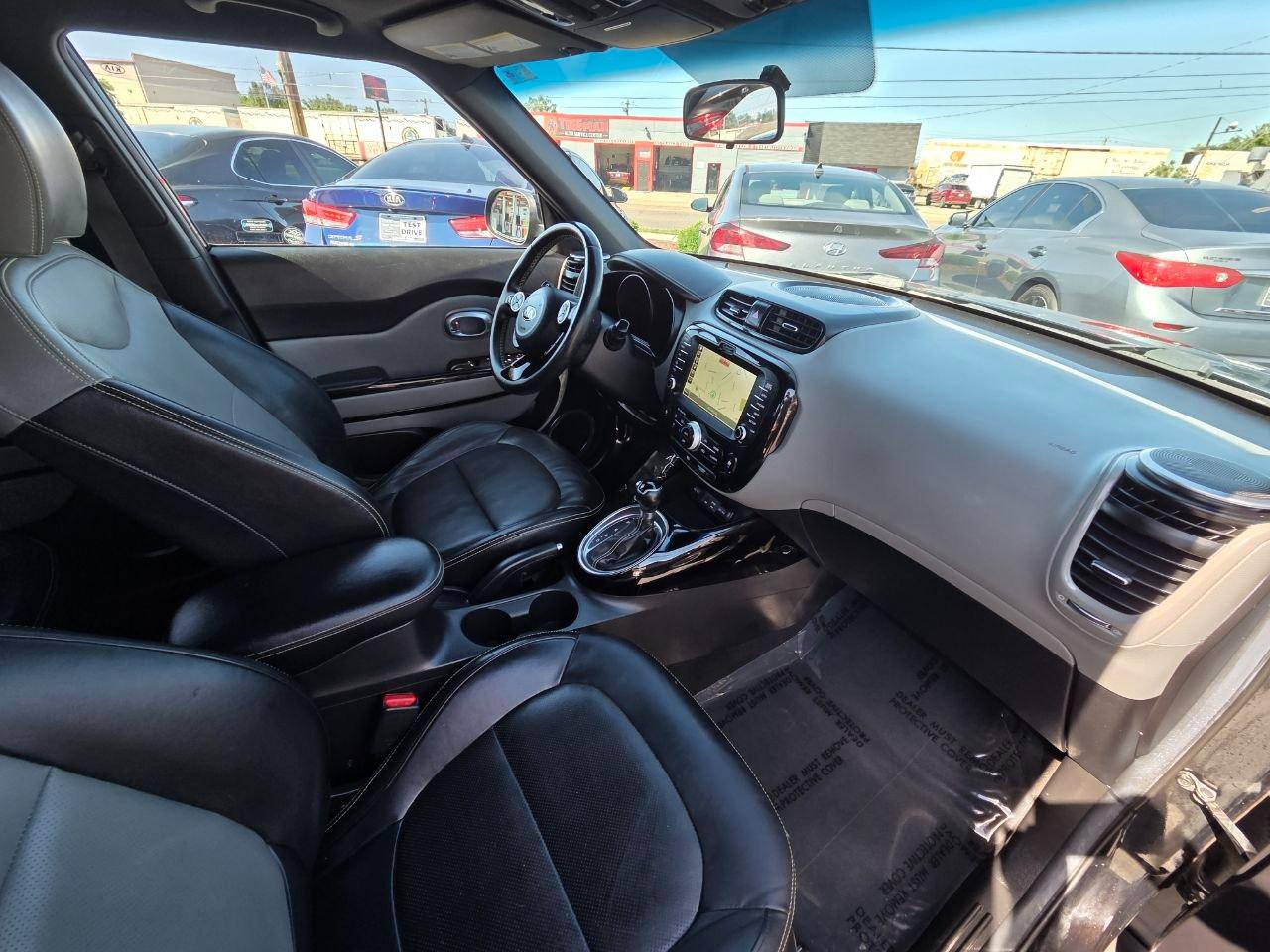 Kia Soul ! w/Premium Package 2015