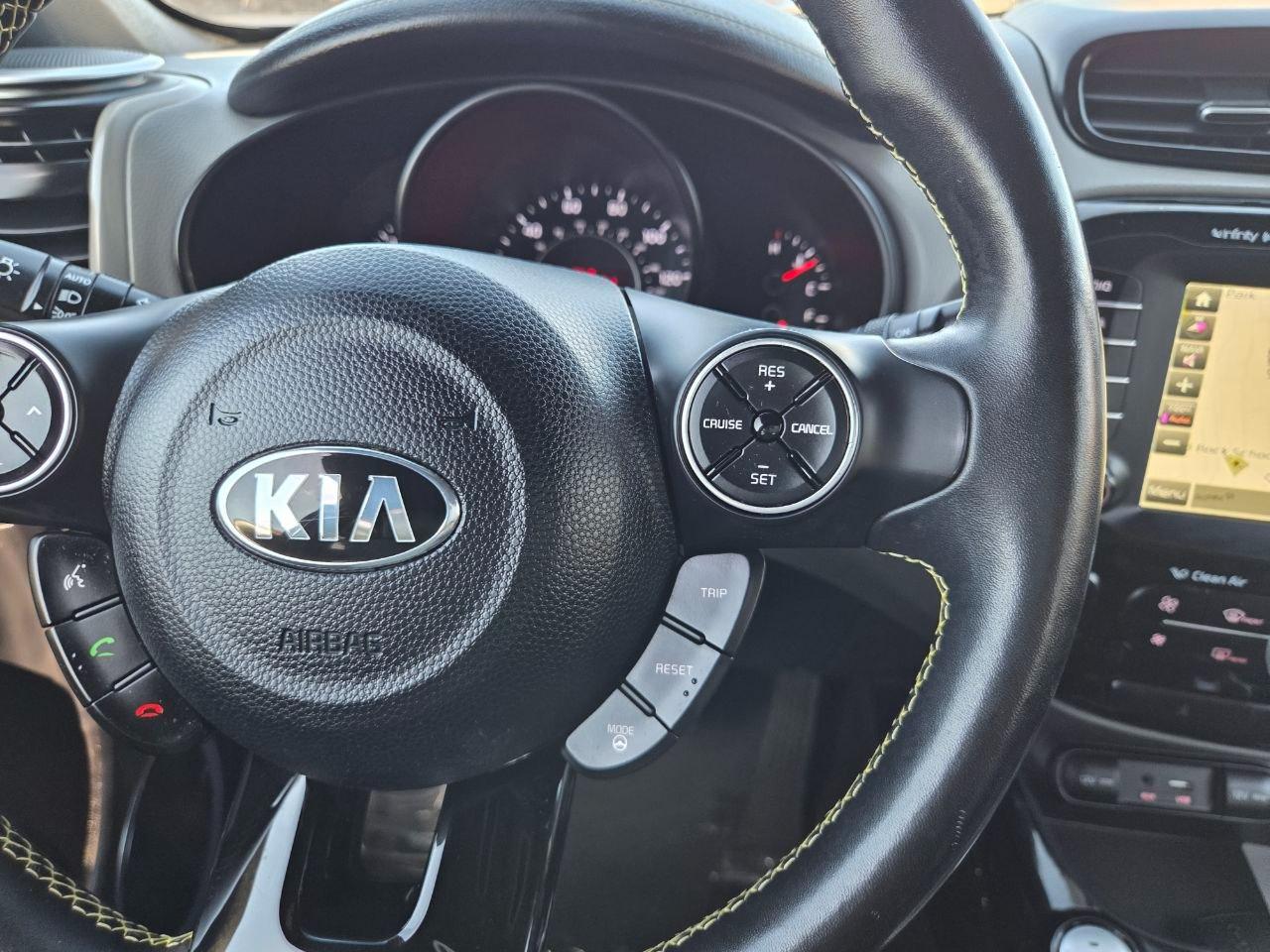 Kia Soul ! w/Premium Package 2015