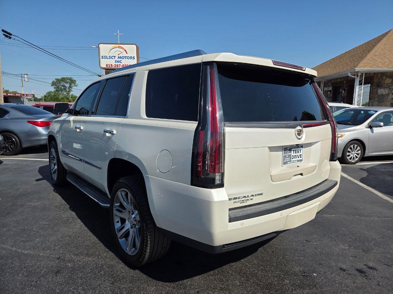 Cadillac Escalade Luxury 2WD 2015