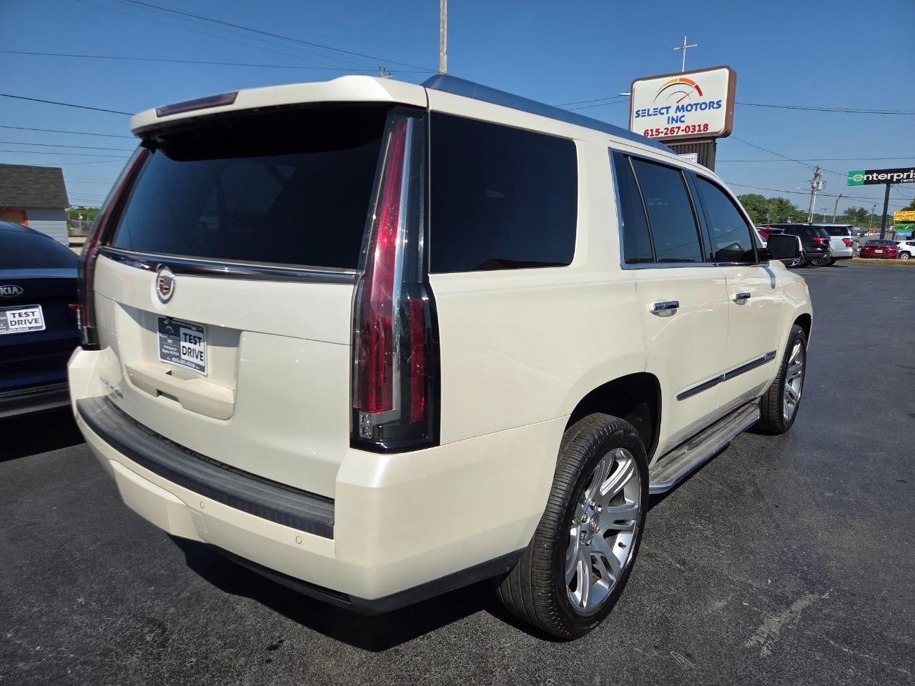 Cadillac Escalade Luxury 2WD 2015